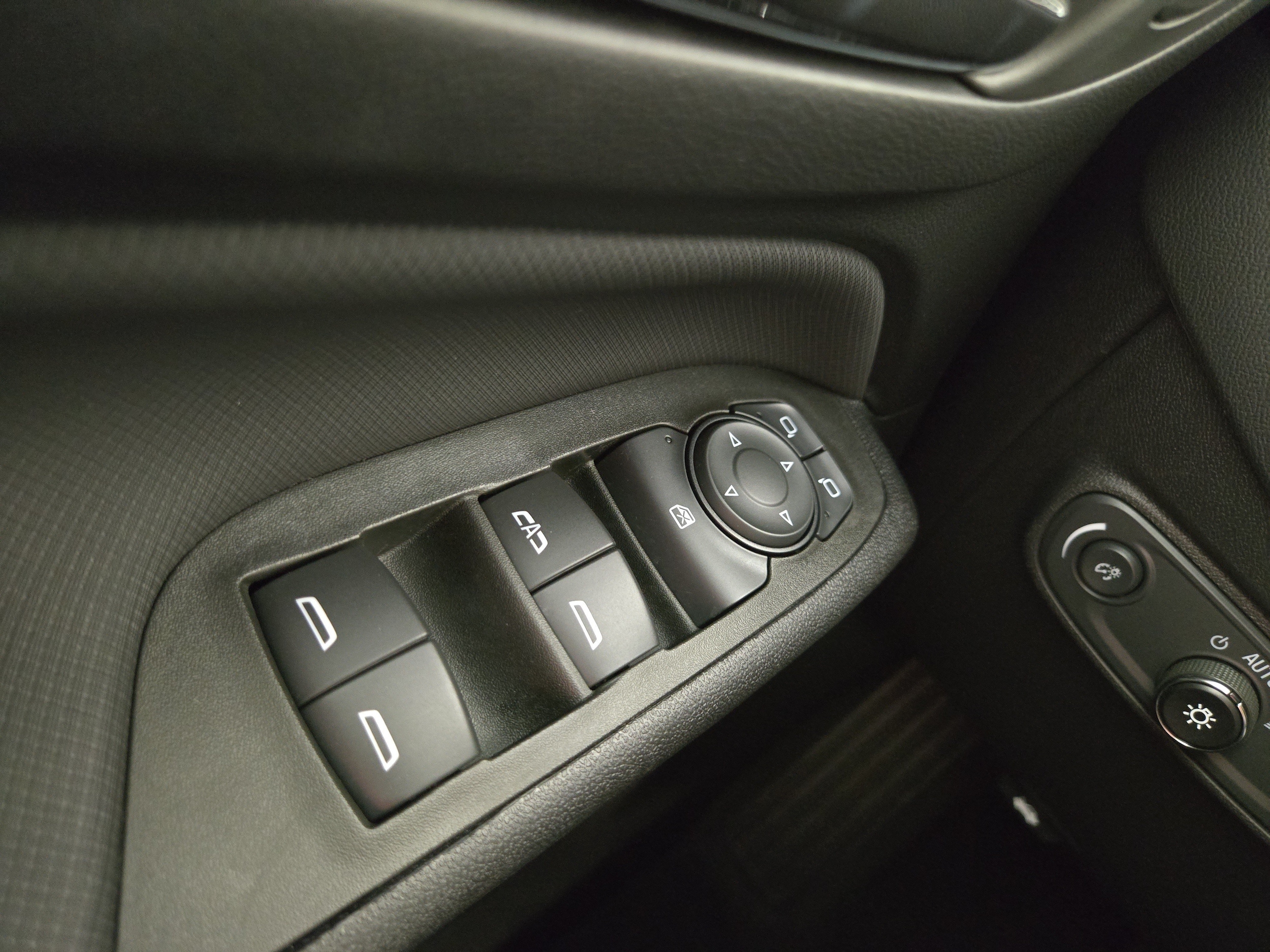 2024 Chevrolet Equinox RS - Photo 29