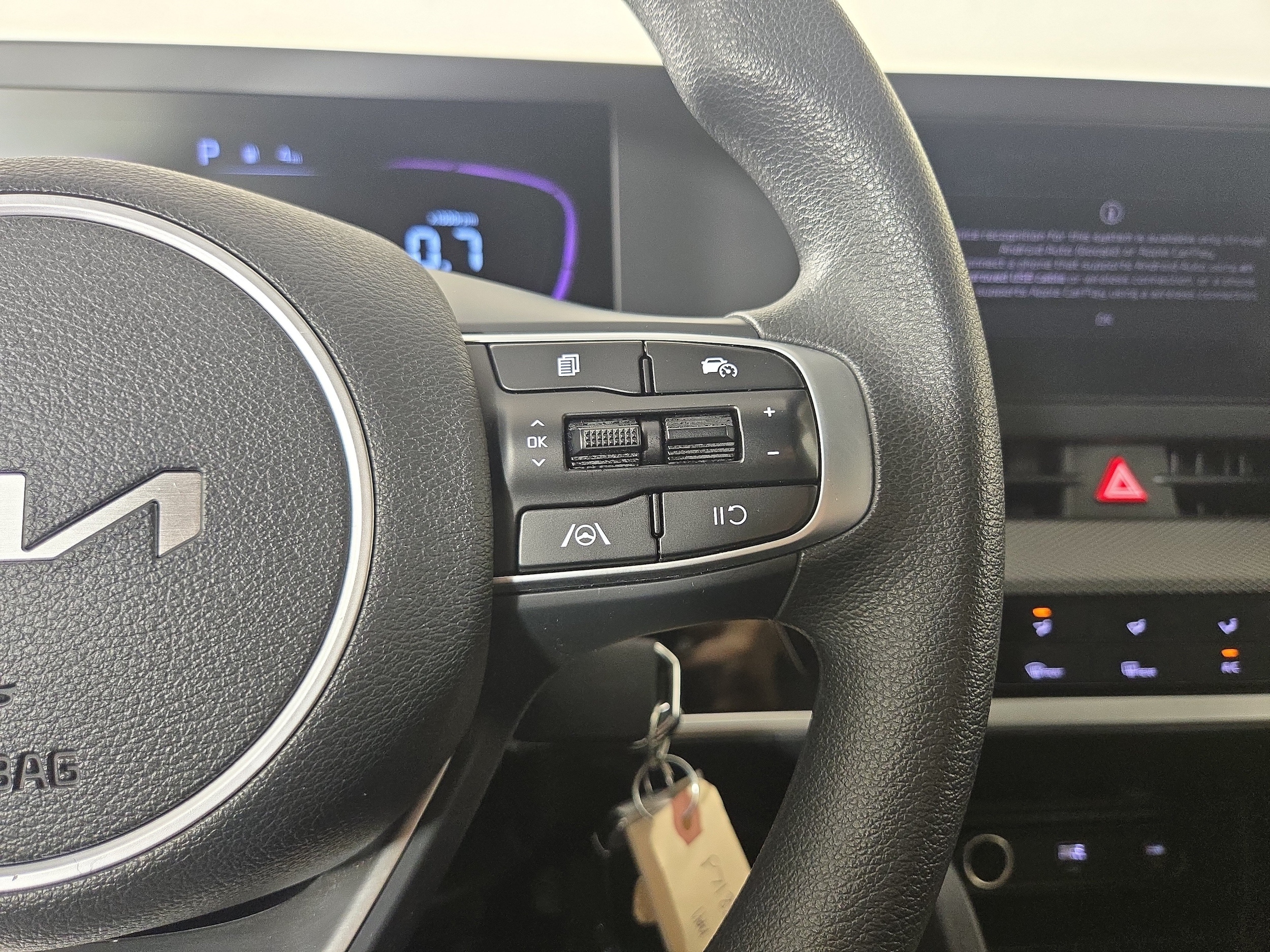 2023 Kia Sportage LX - Photo 16