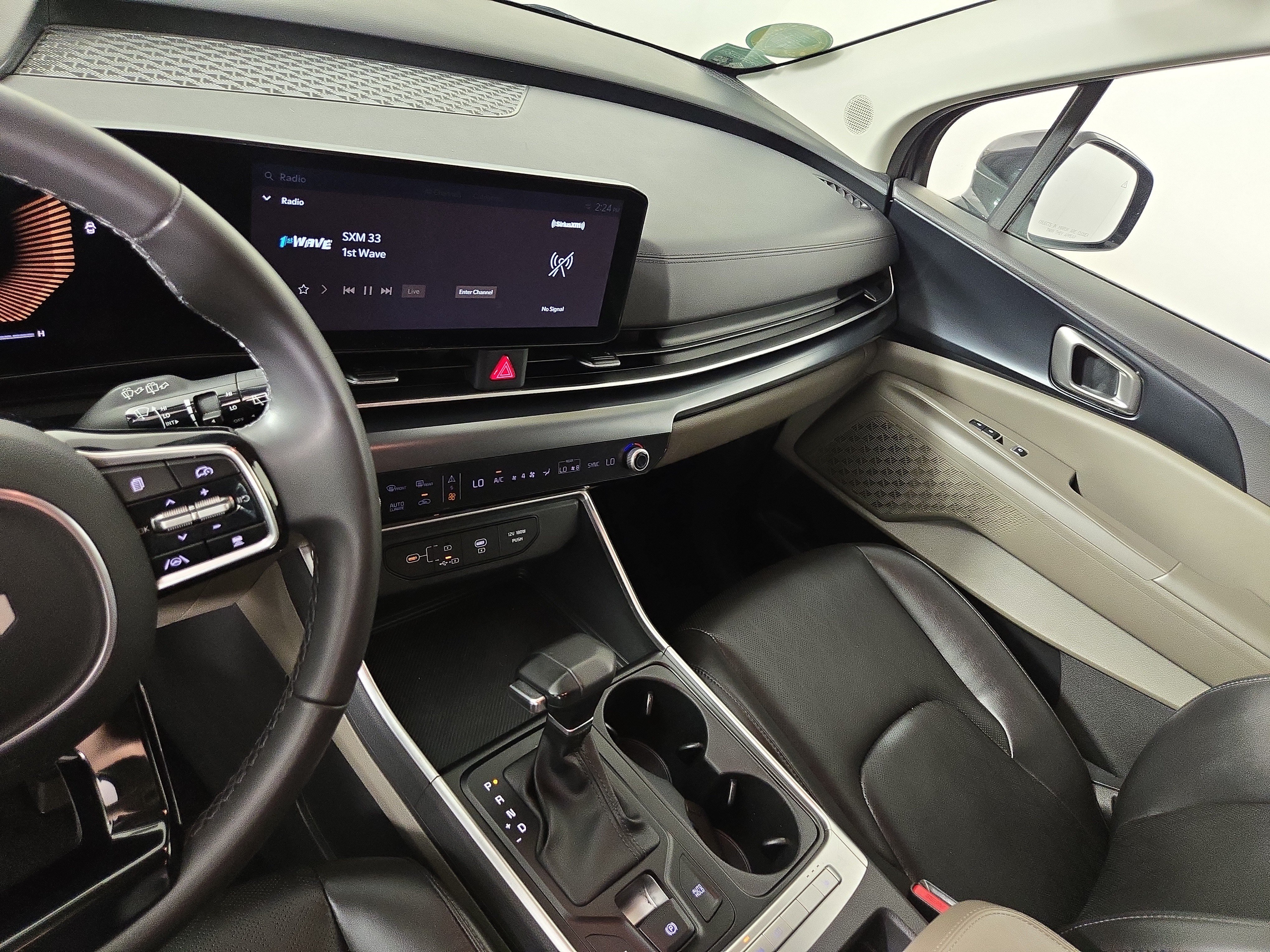 2025 Kia Carnival LXS - Photo 24