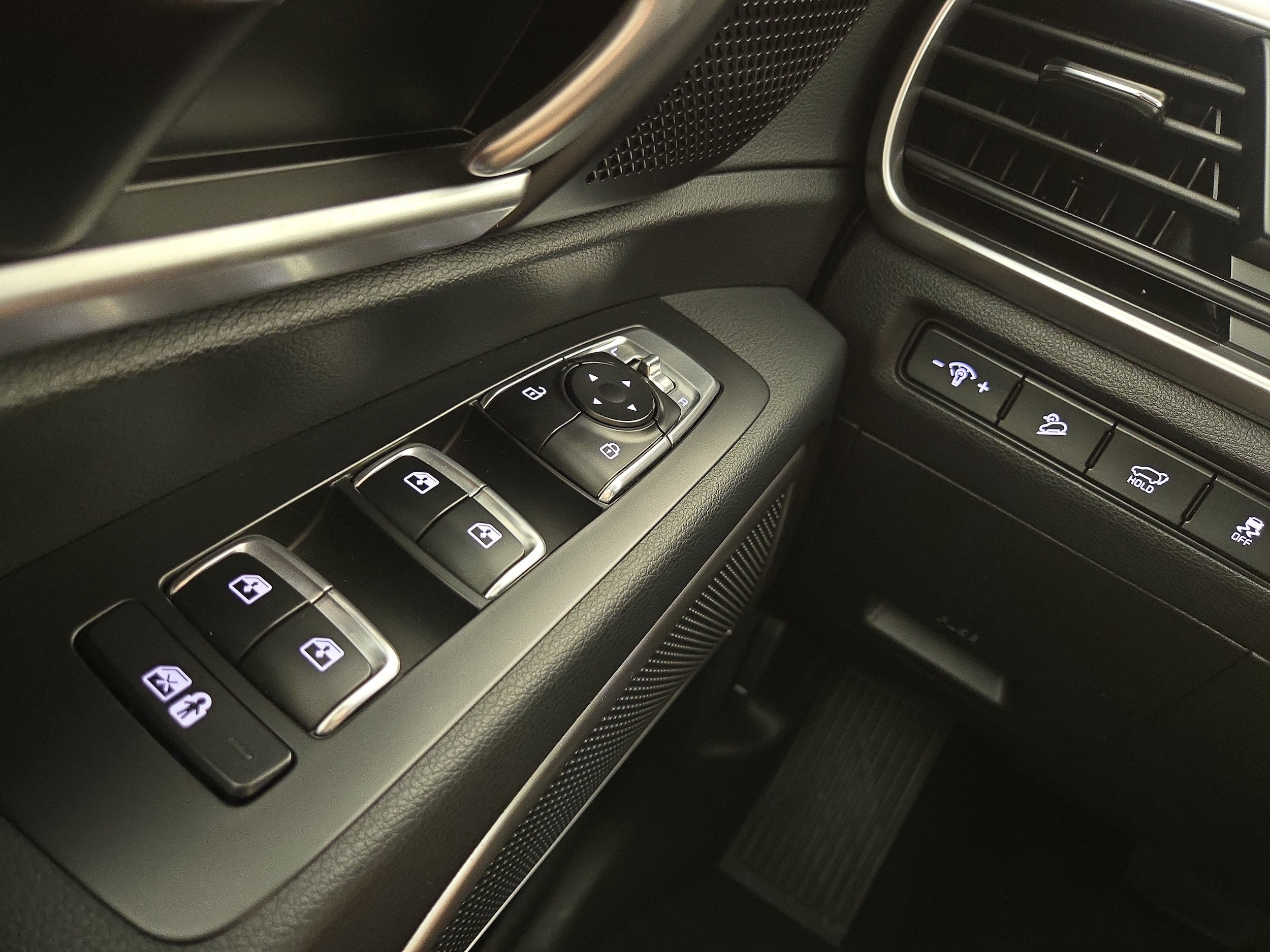 2025 Kia Telluride S - Photo 31