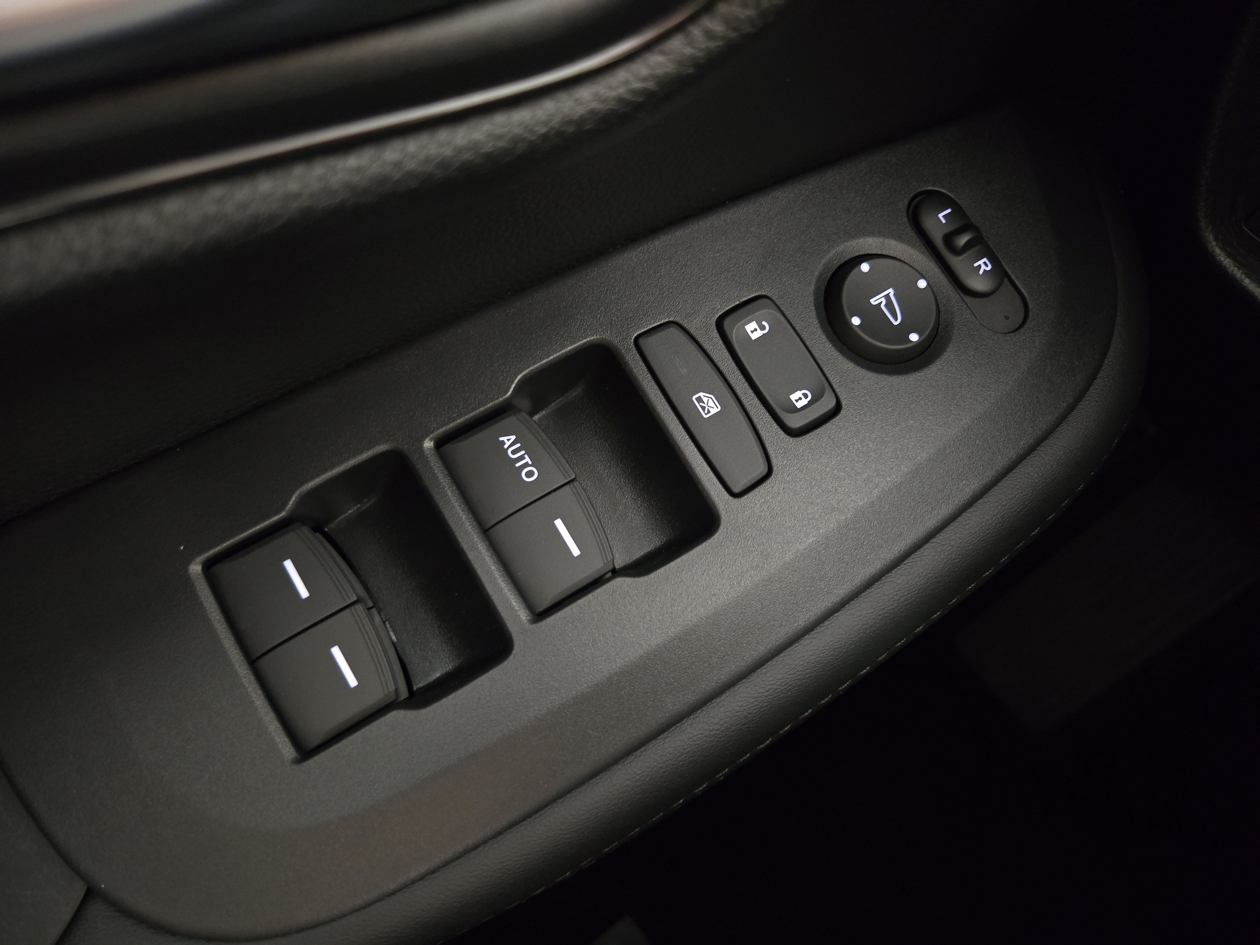 2025 Honda HR-V LX - Photo 25