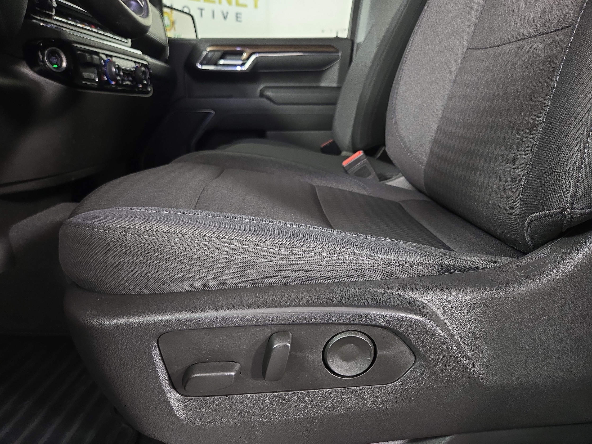 2024 Chevrolet Silverado 1500 LT - Photo 30