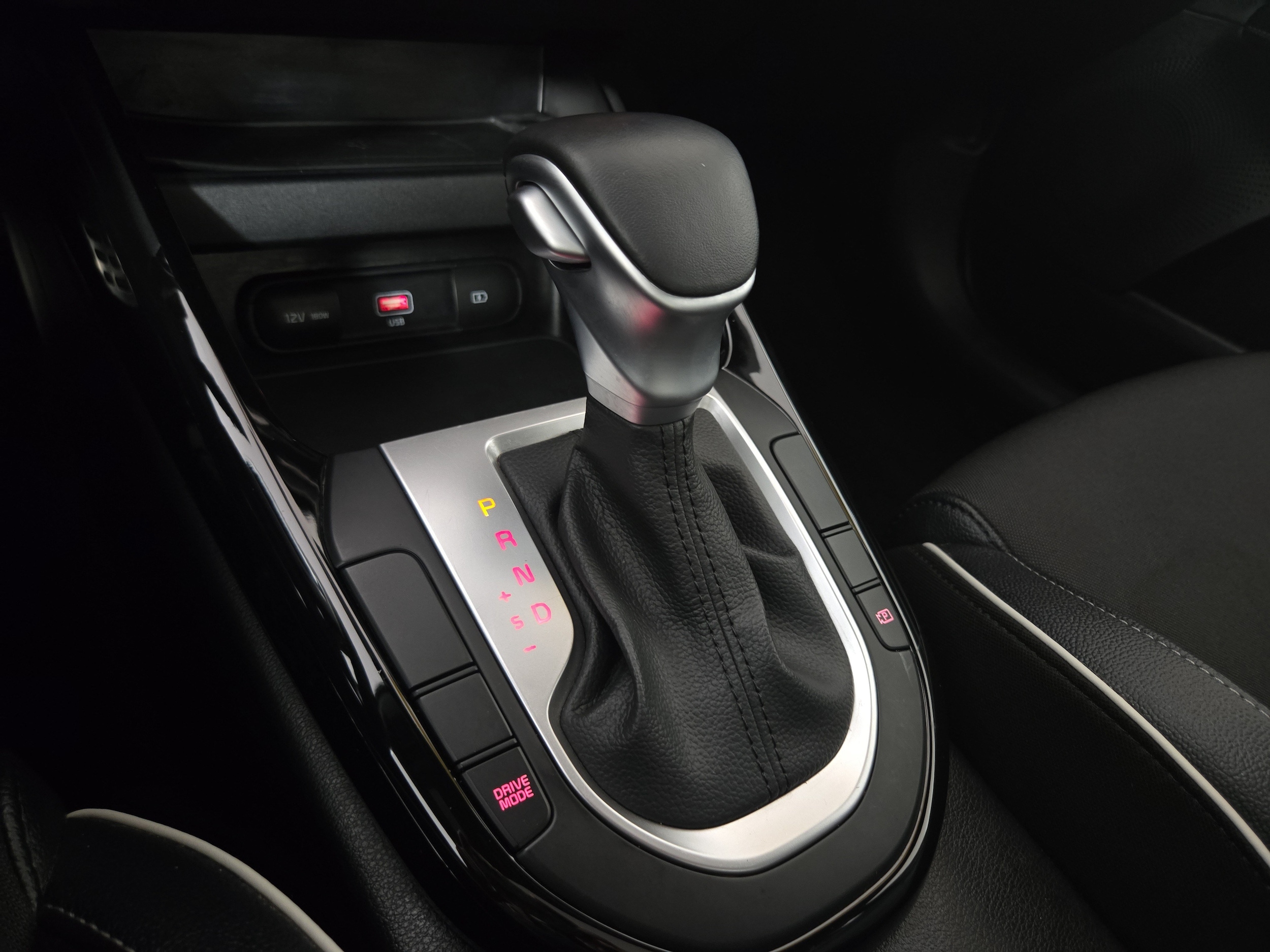 2024 Kia Forte GT-Line - Photo 24
