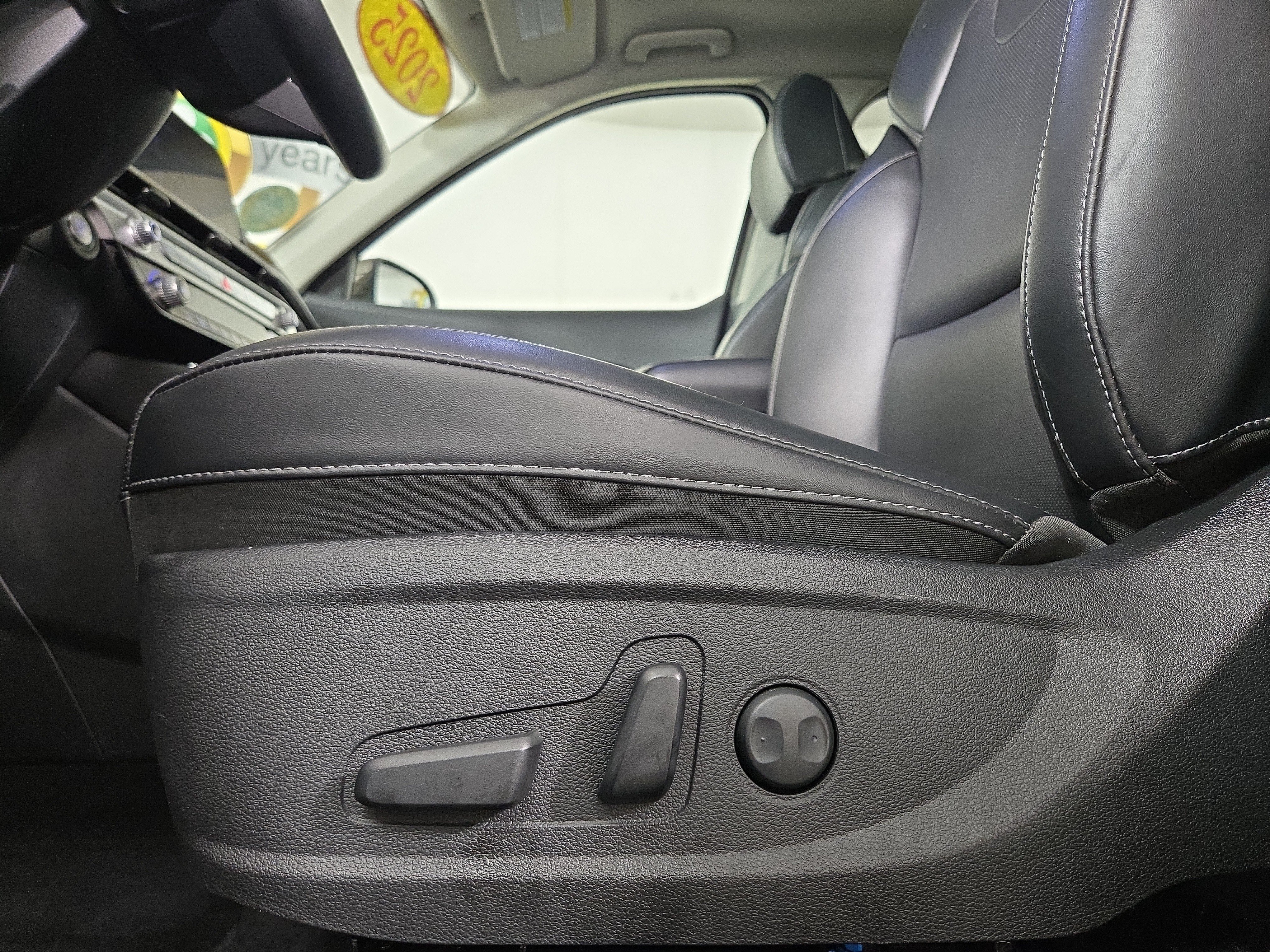 2025 Kia Telluride S - Photo 32