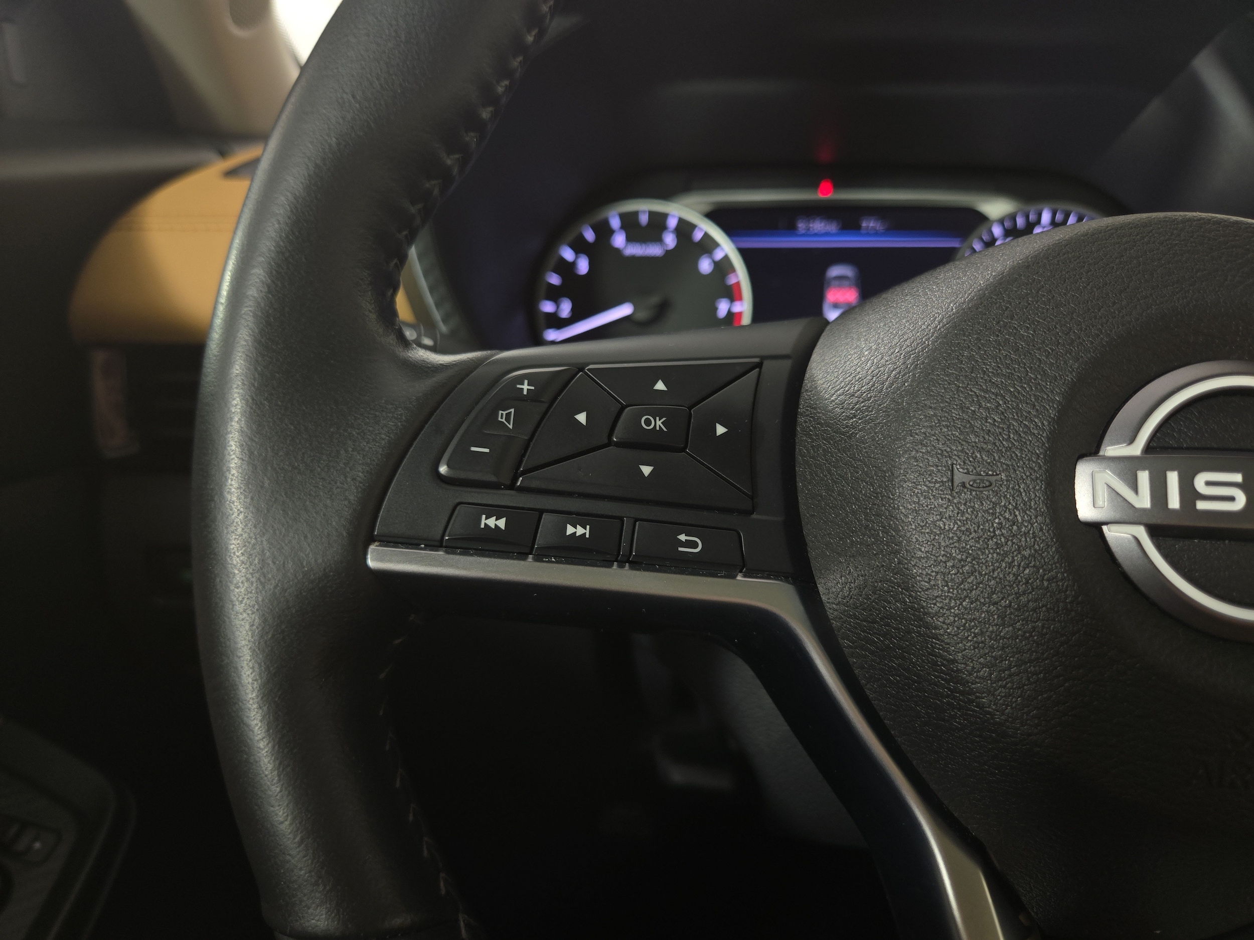 2025 Nissan Sentra SV - Photo 14
