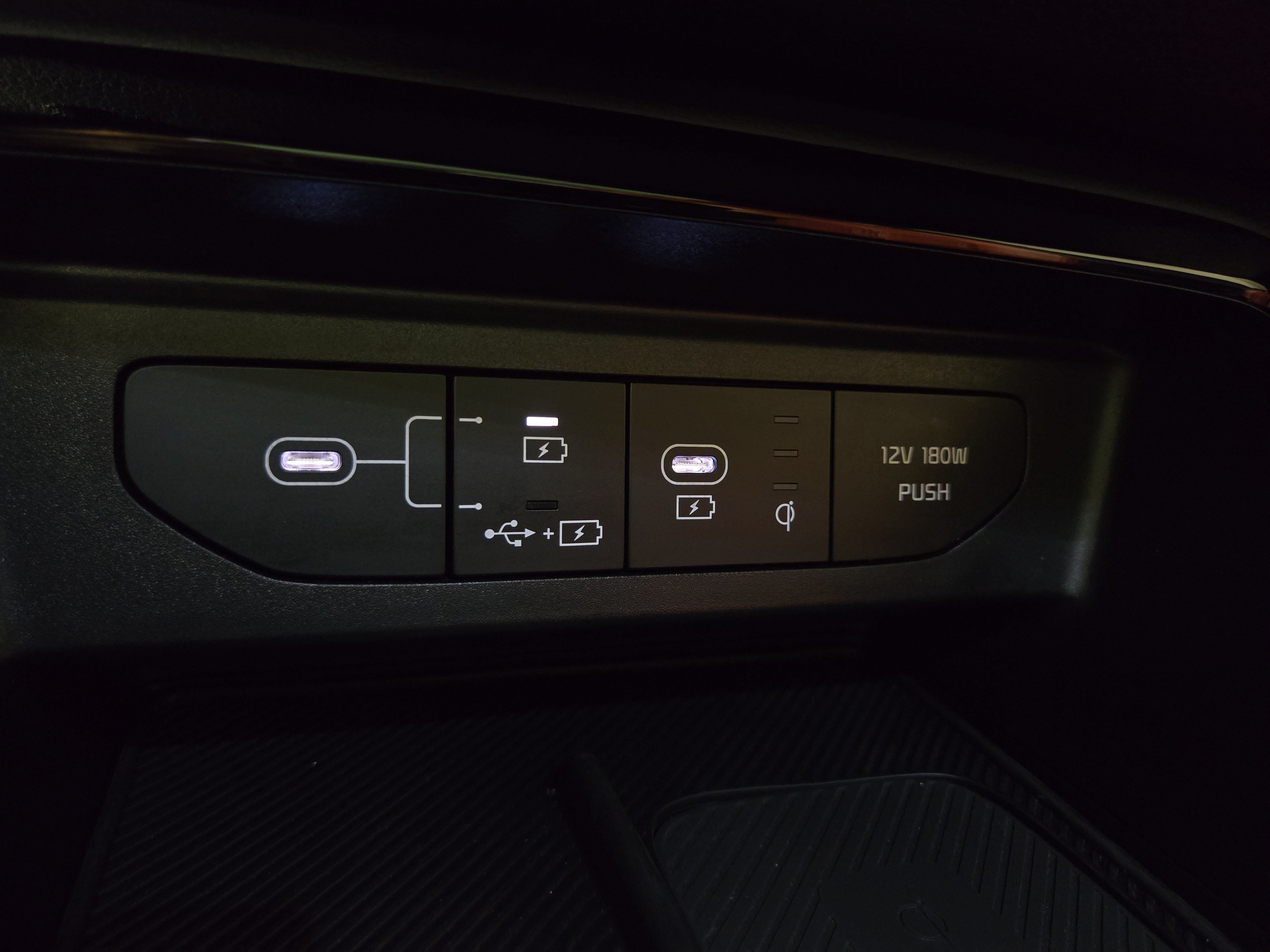 2025 Kia K5 GT-Line - Photo 28