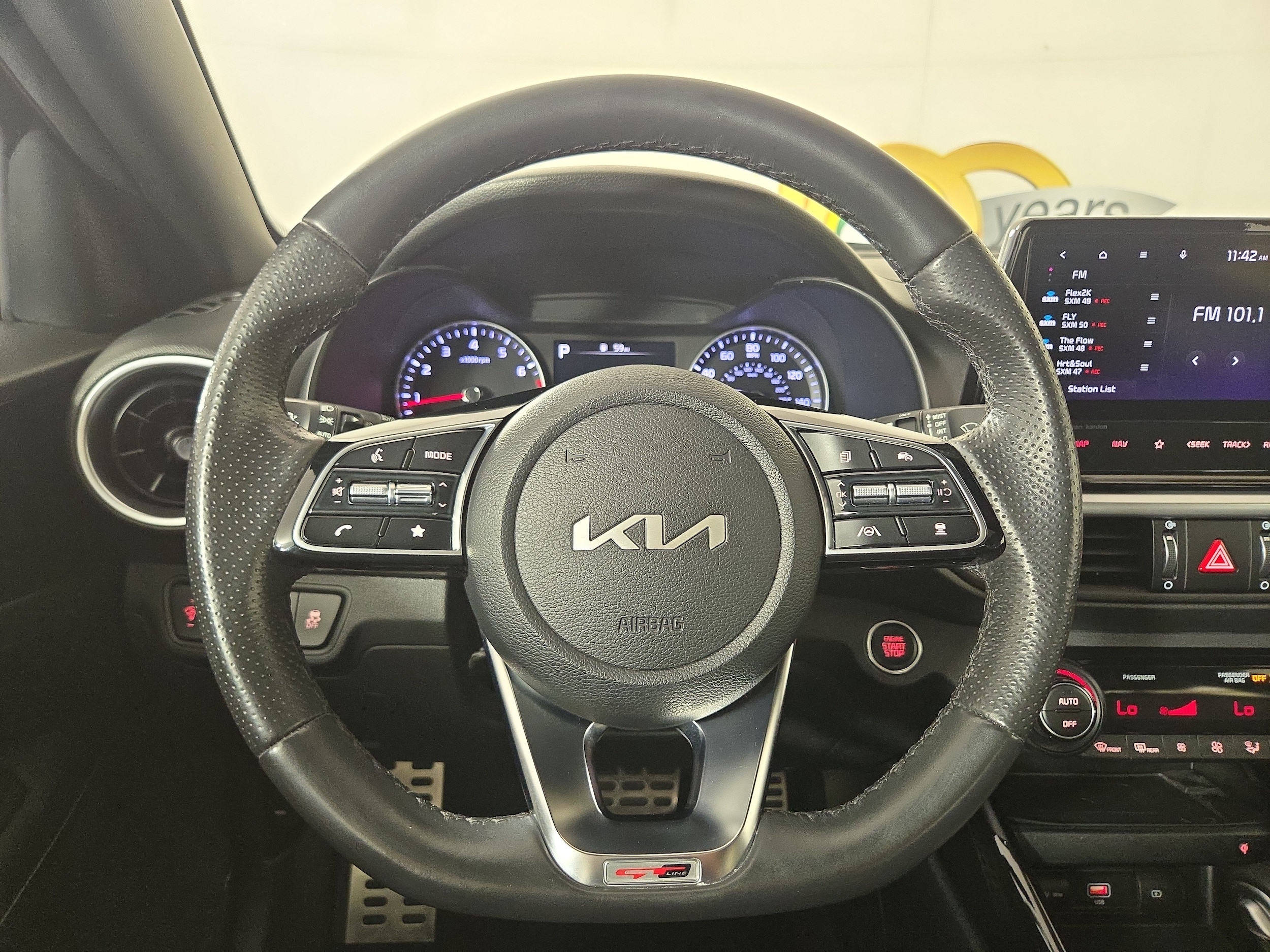 2024 Kia Forte GT-Line - Photo 14