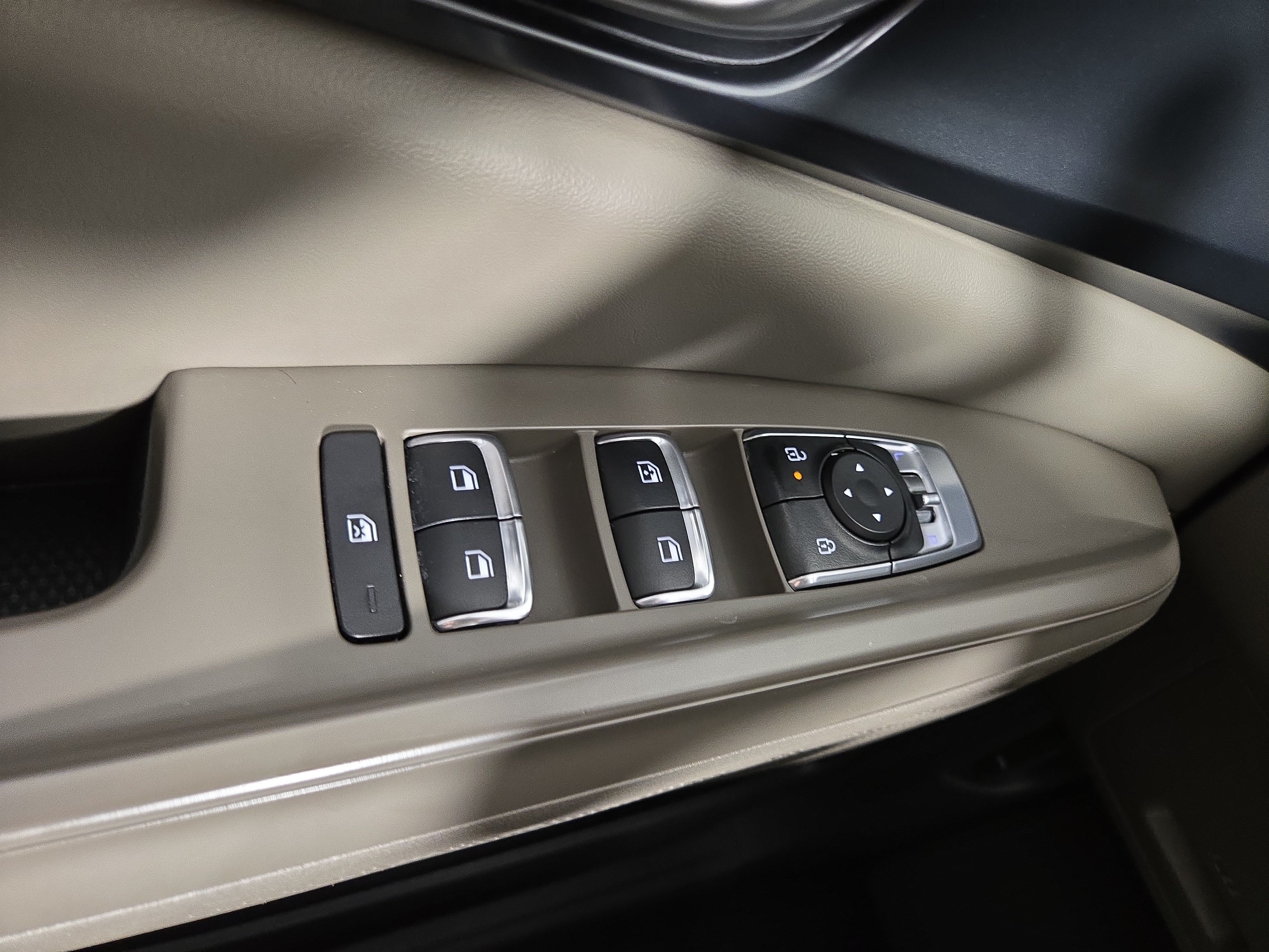 2025 Kia Carnival LXS - Photo 29