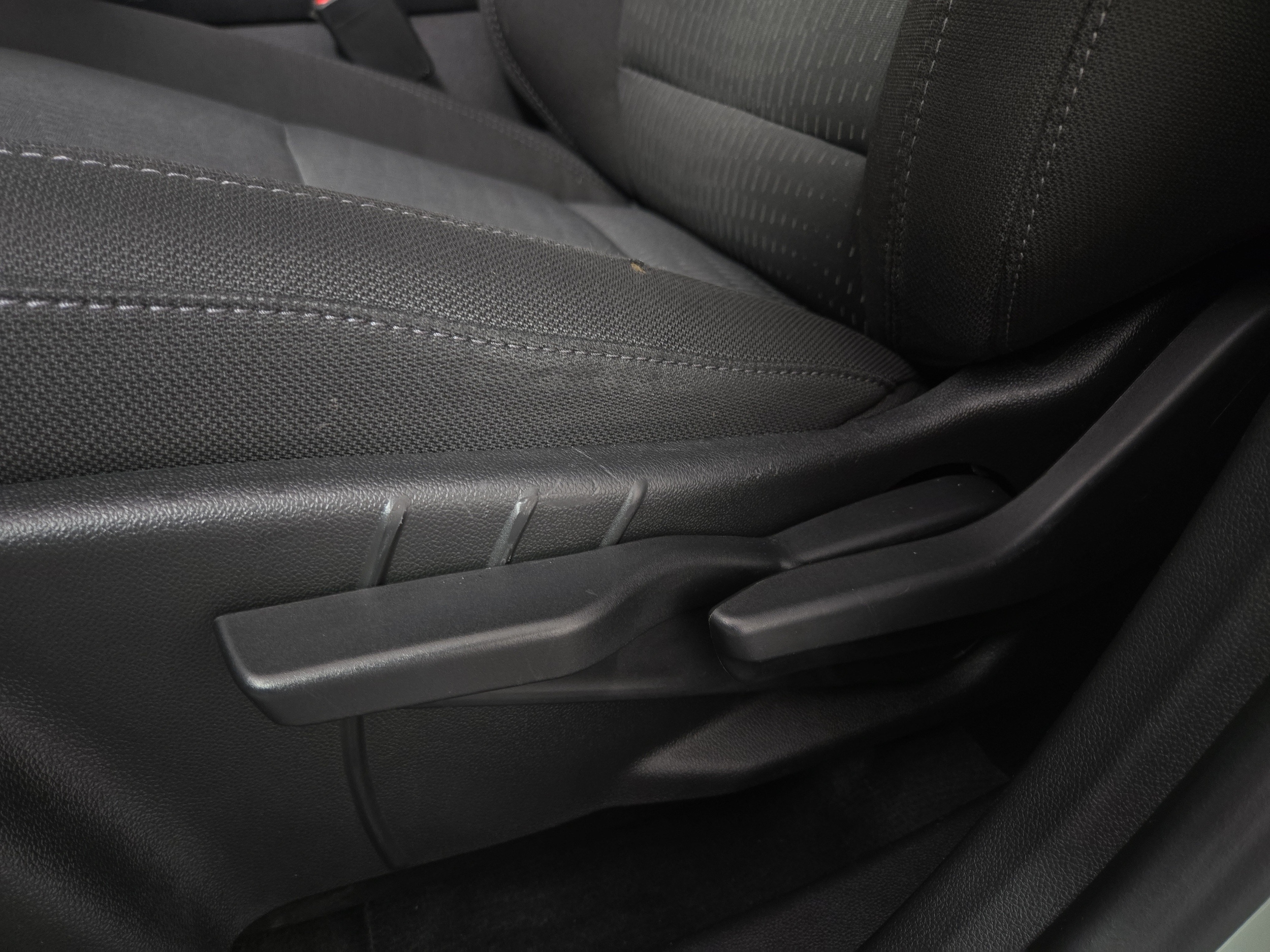 2026 Chevrolet Equinox LT - Photo 30