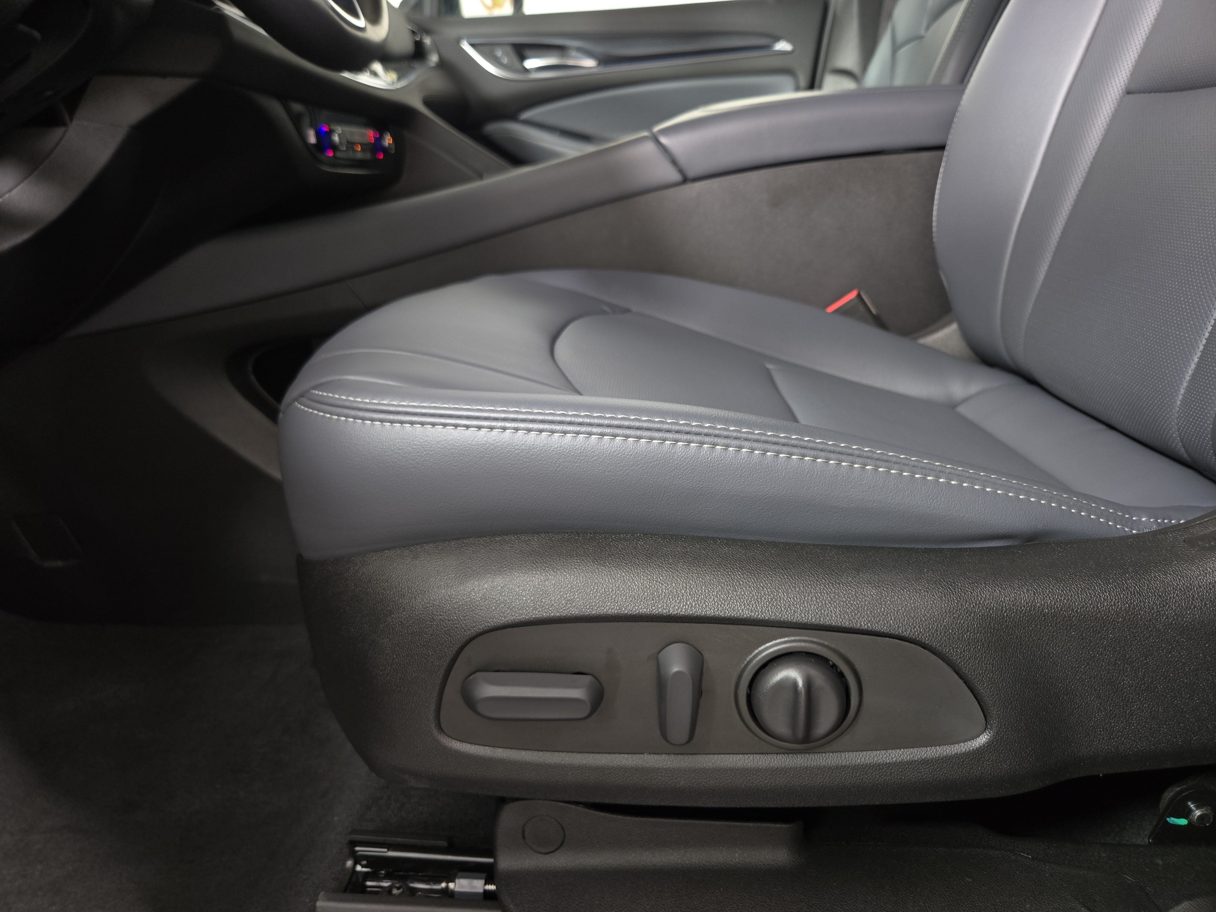 2024 Buick Enclave Essence - Photo 31