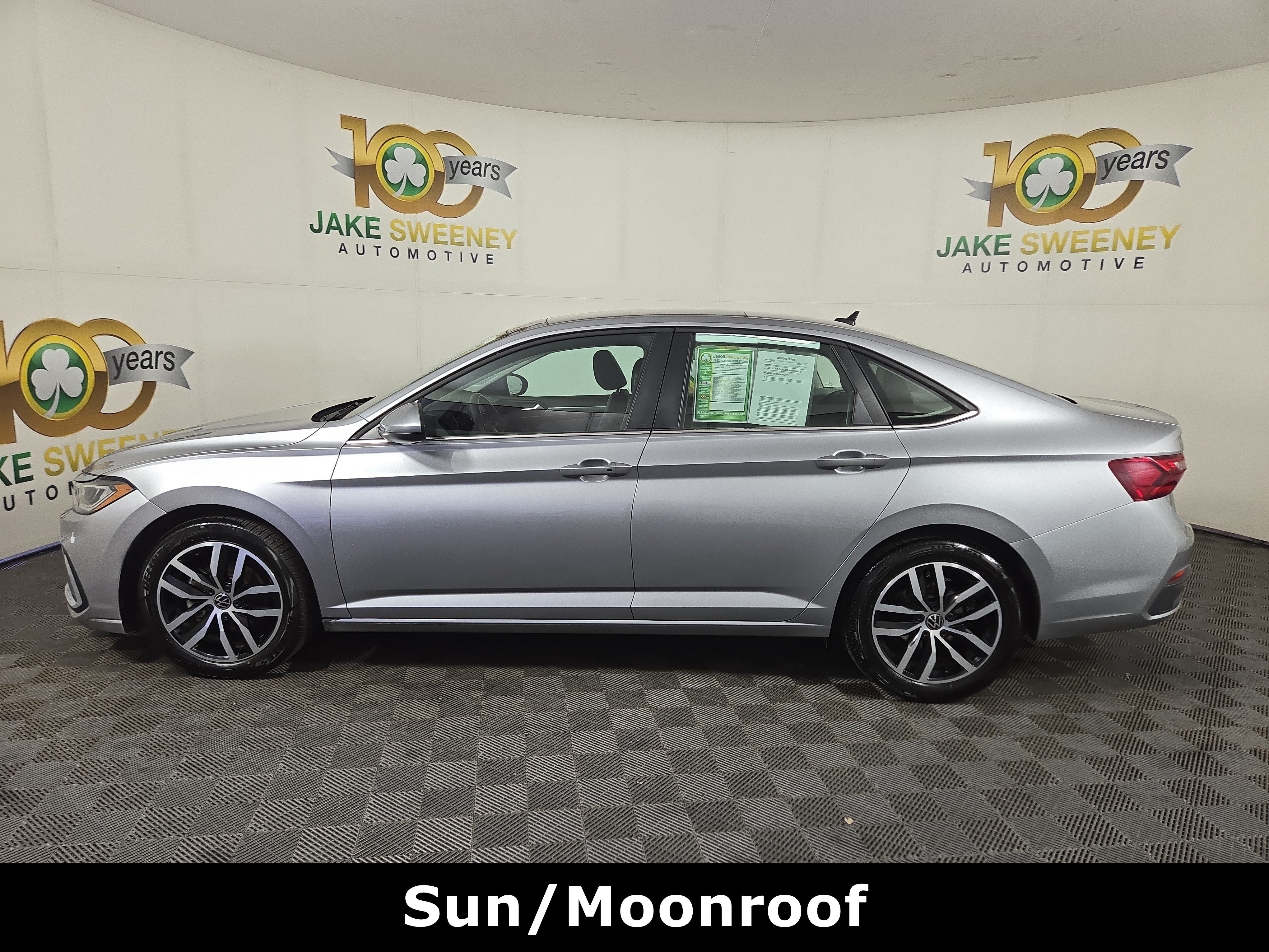 Used 2025 Volkswagen Jetta SE Sedan