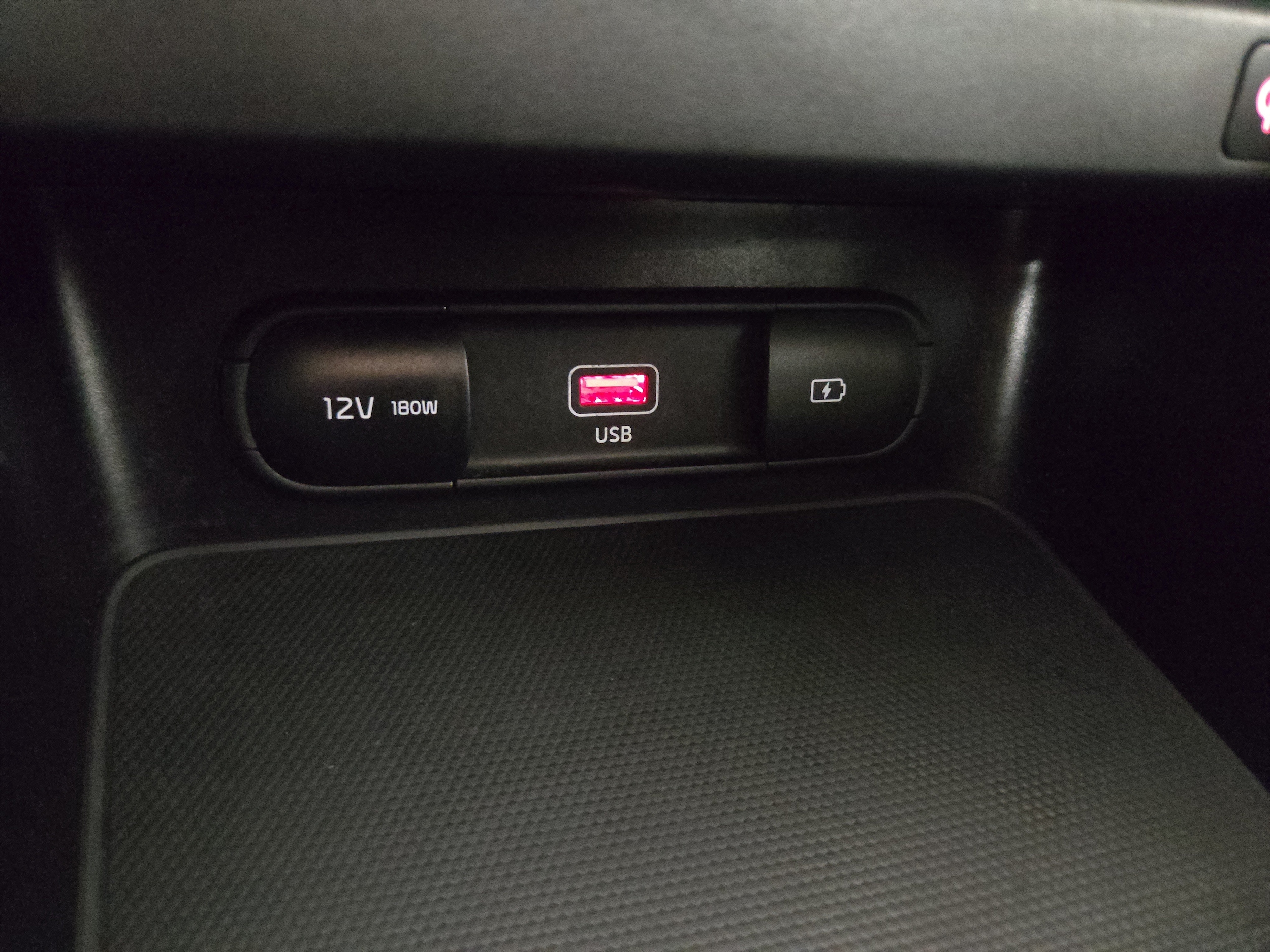2024 Kia Forte GT-Line - Photo 29