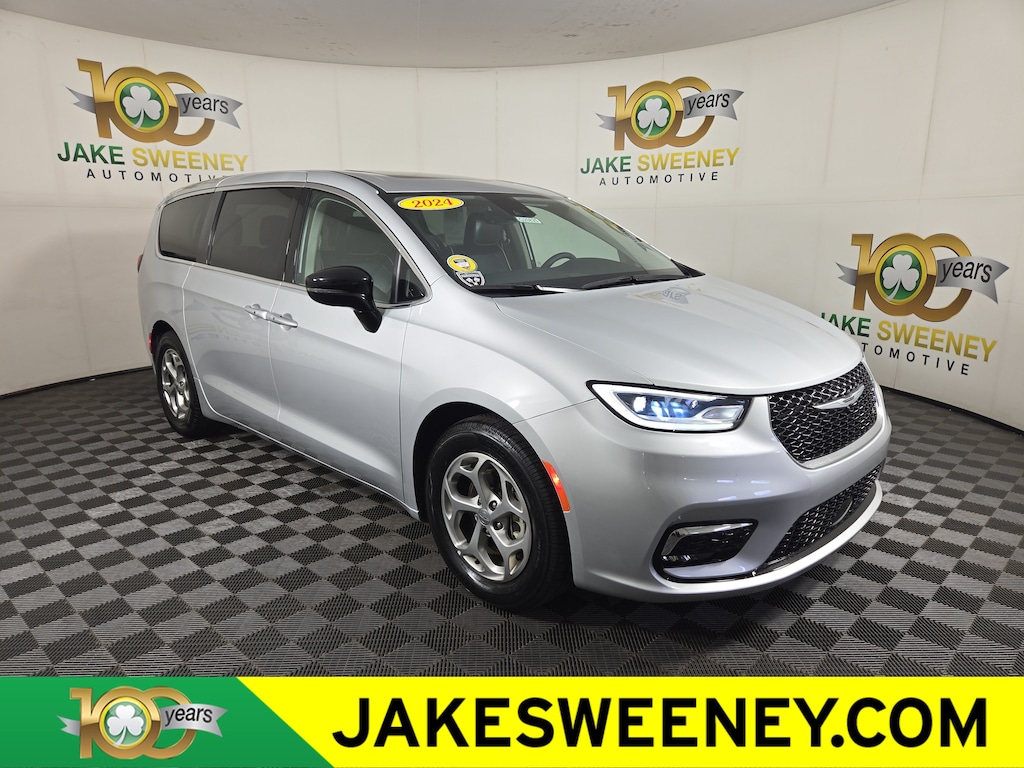 Used 2024 Chrysler Pacifica Limited Van Passenger Van