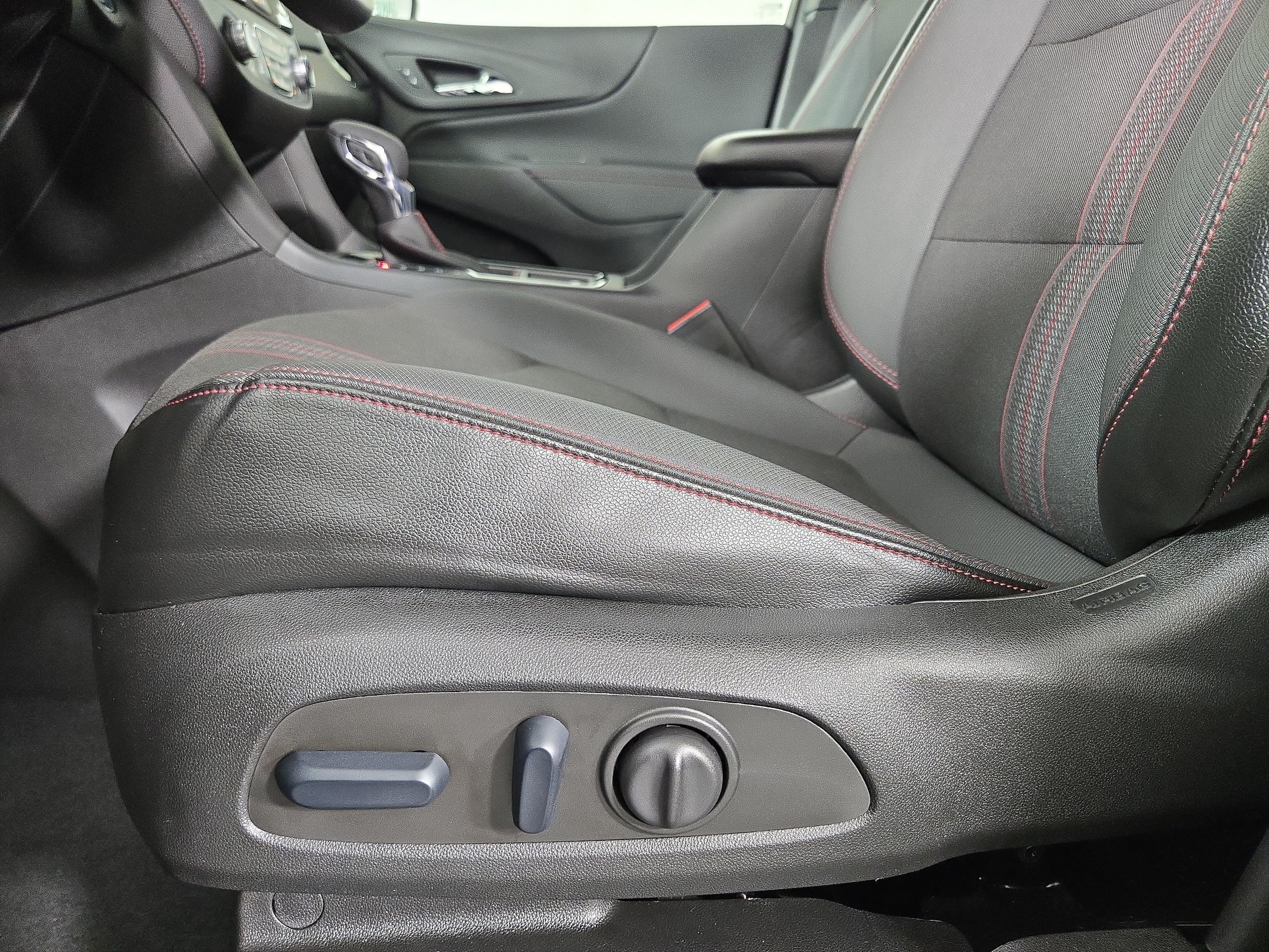 2024 Chevrolet Equinox RS - Photo 30