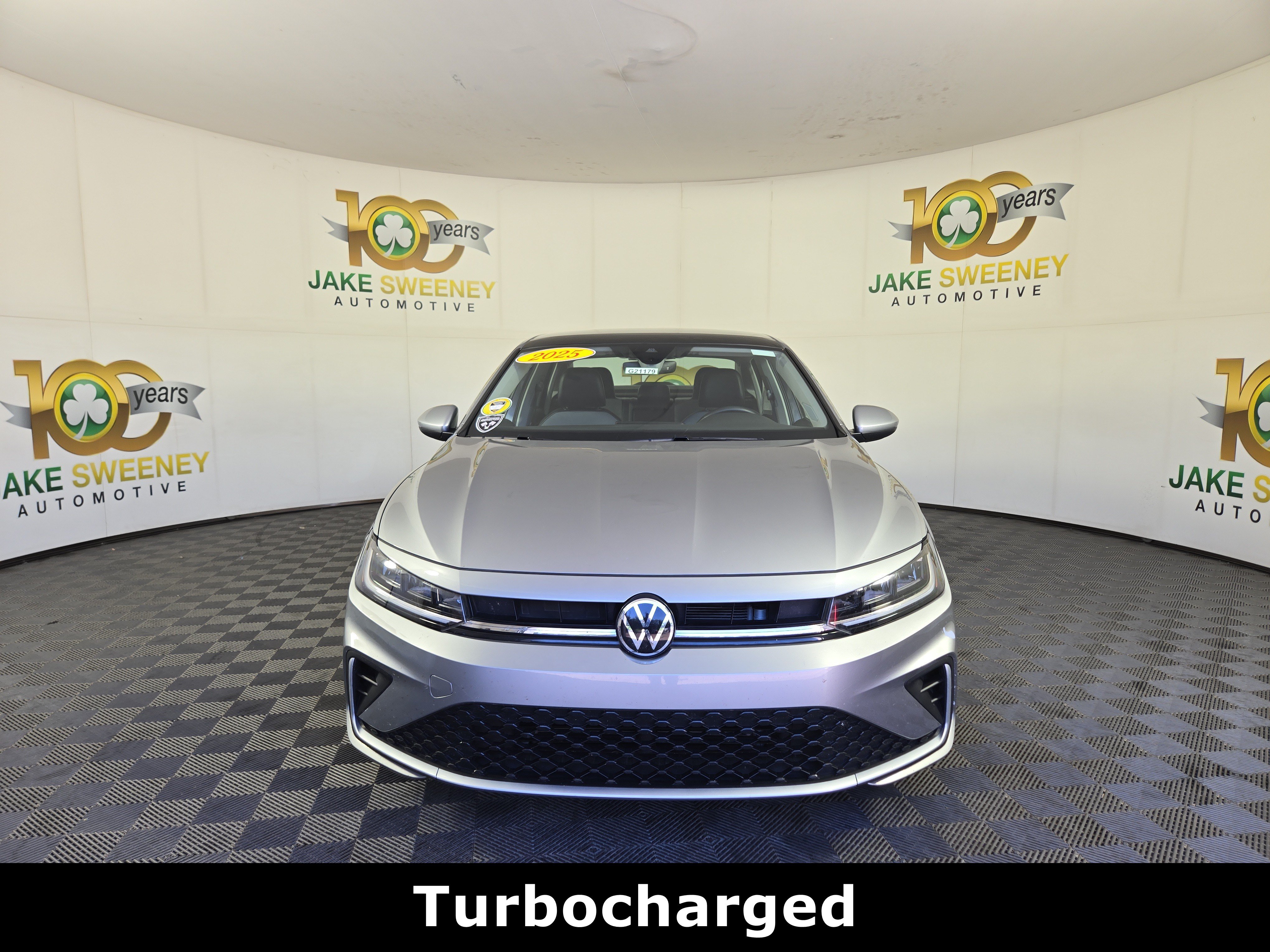Used 2025 Volkswagen Jetta SE Sedan