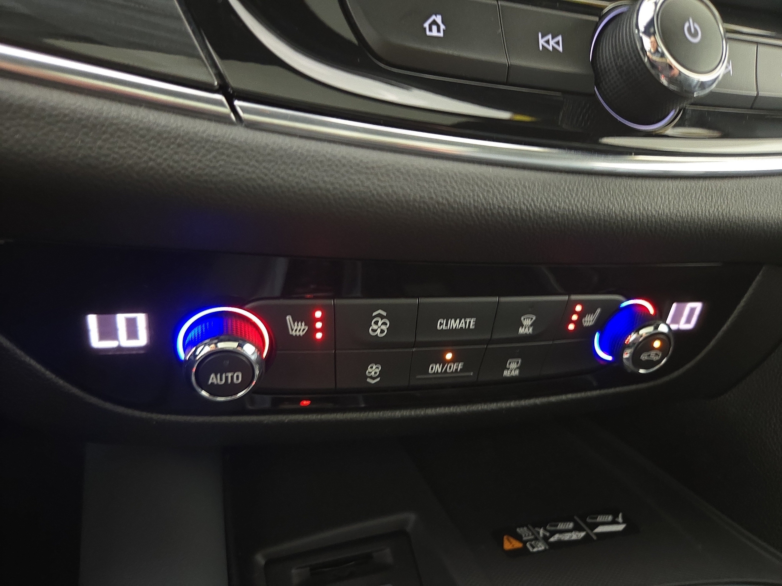2024 Buick Enclave Essence - Photo 28