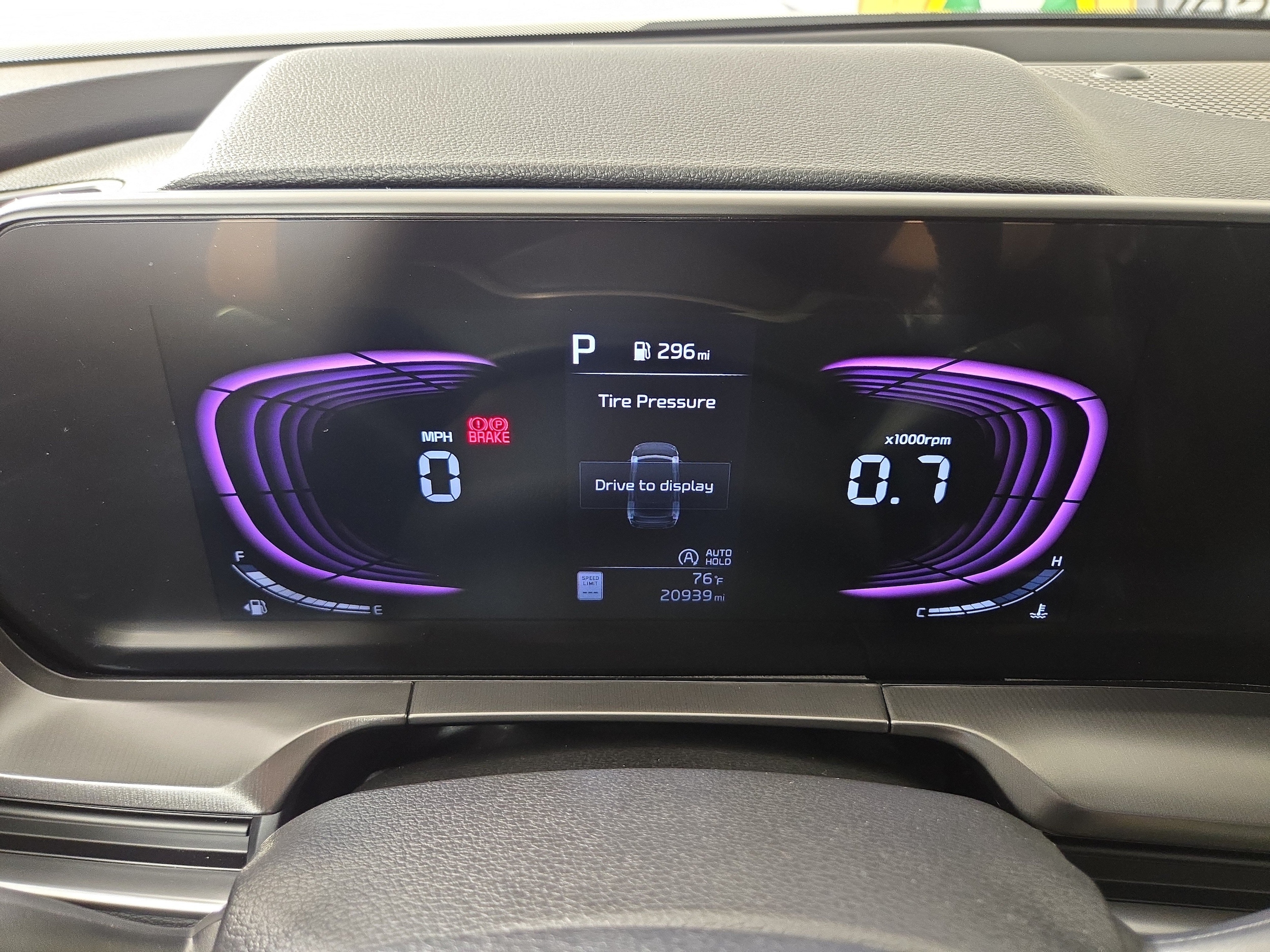 2025 Kia Telluride S - Photo 17