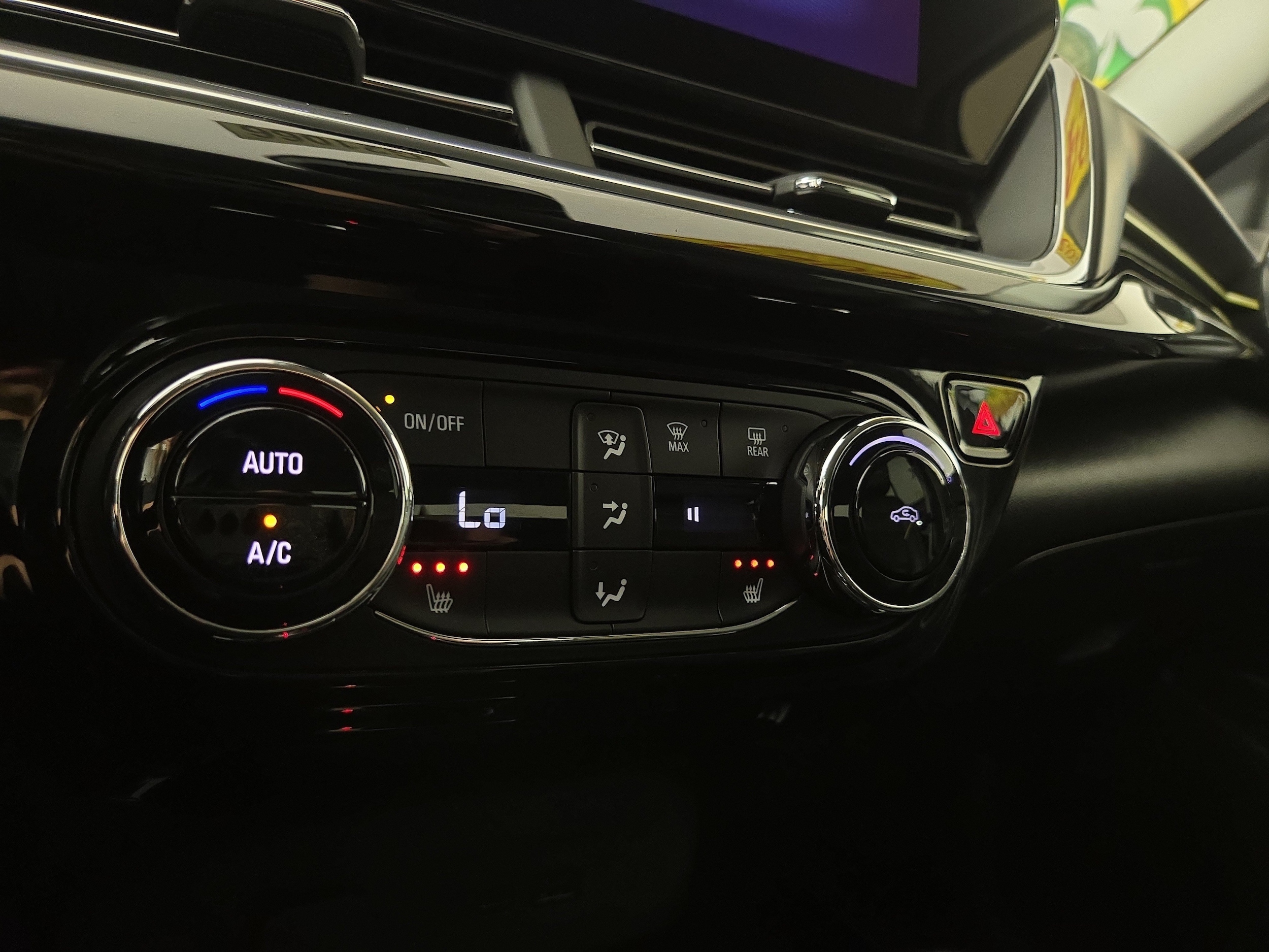 2024 Chevrolet Trax Activ - Photo 26