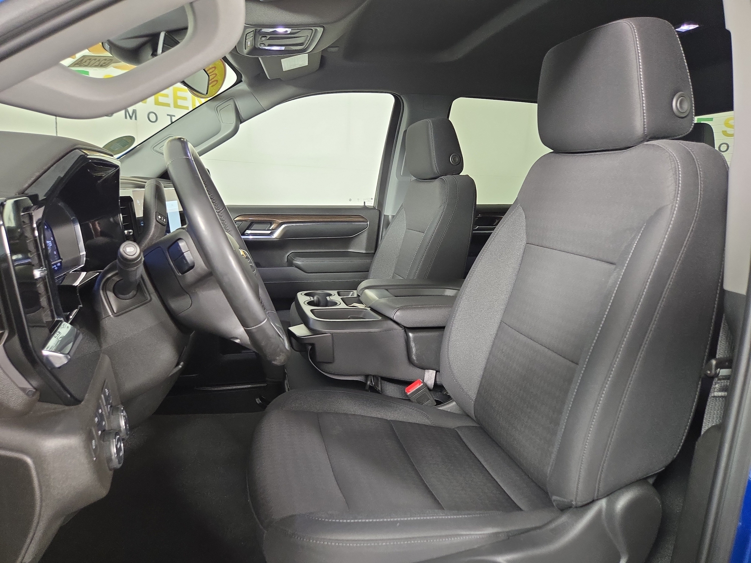 2024 Chevrolet Silverado 1500 LT - Photo 11