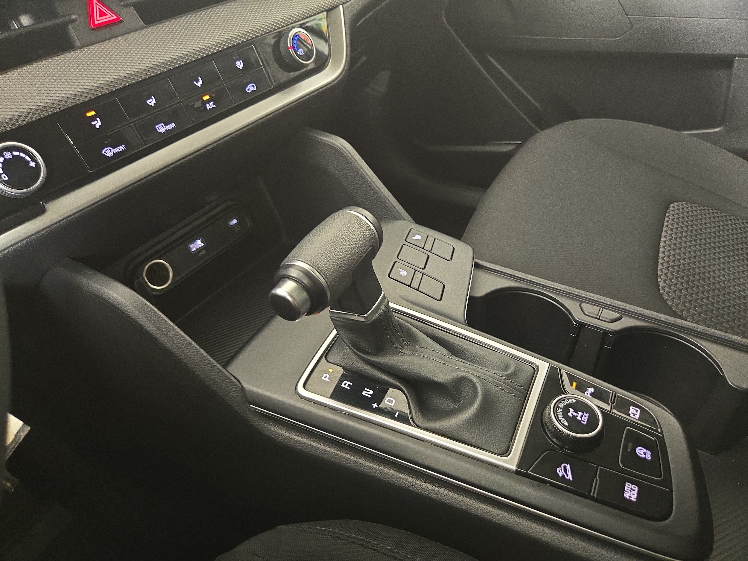 2023 Kia Sportage LX - Photo 22