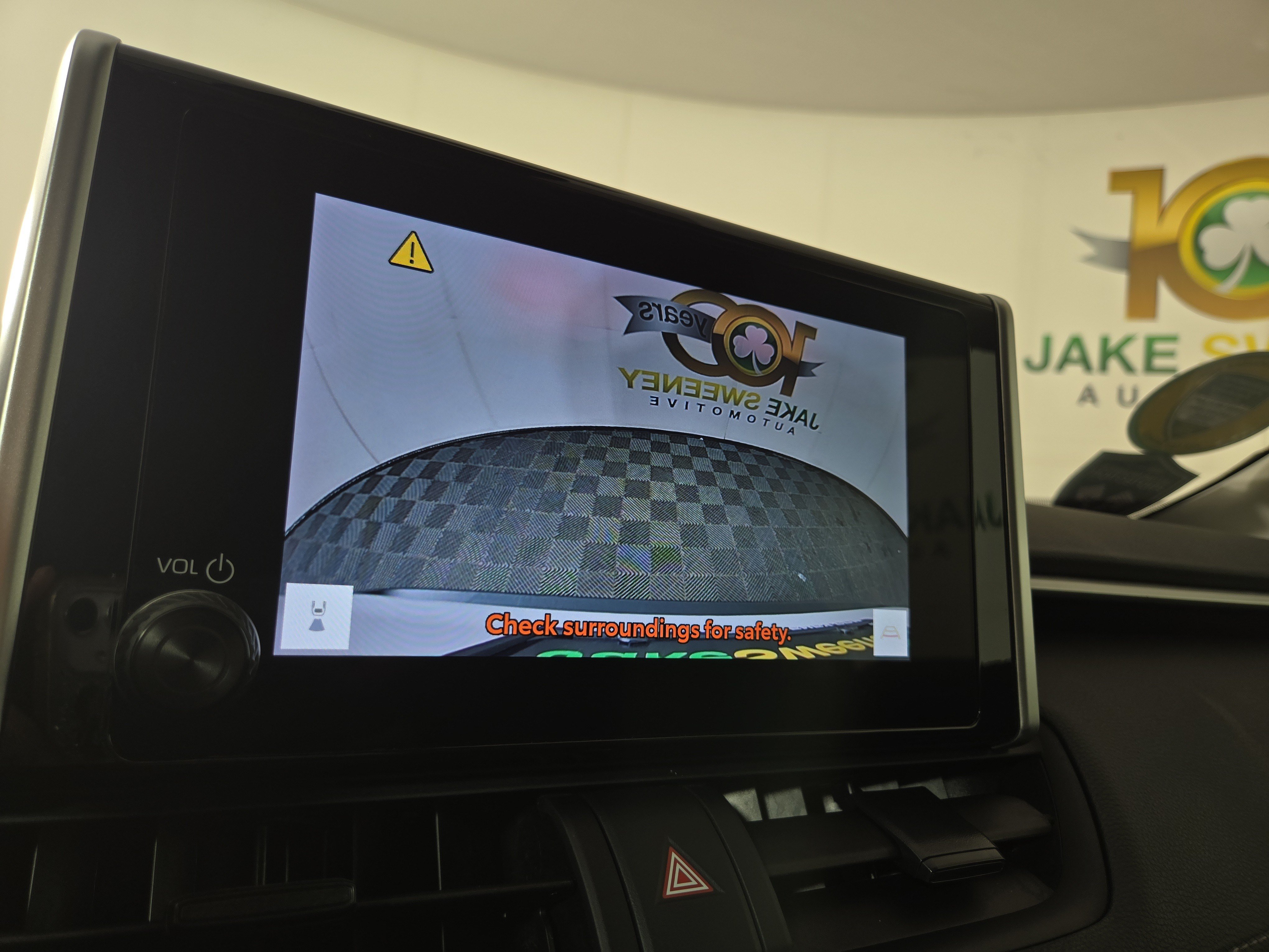 2025 Toyota RAV4 XLE - Photo 20