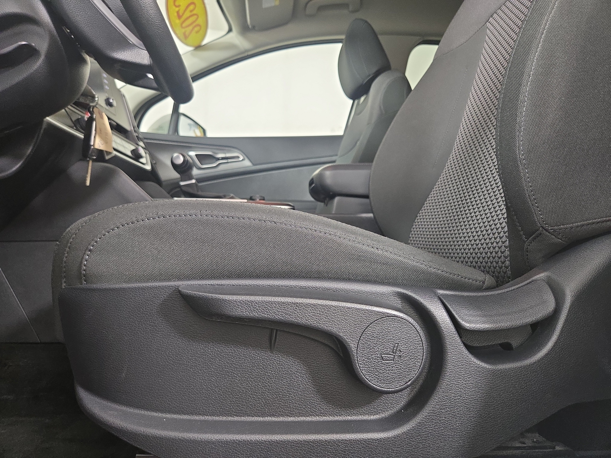 2023 Kia Sportage LX - Photo 28