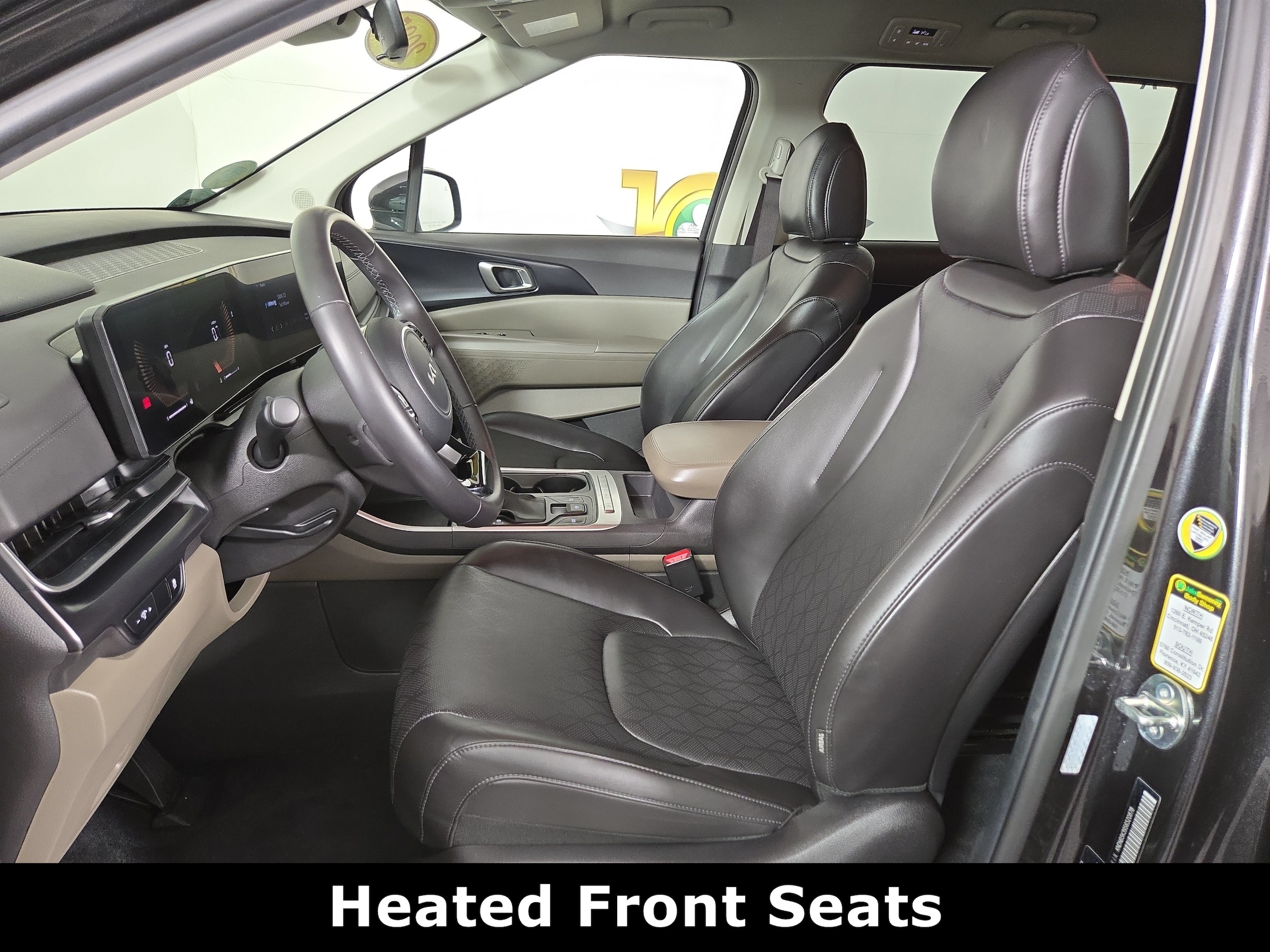 2025 Kia Carnival LXS - Photo 11