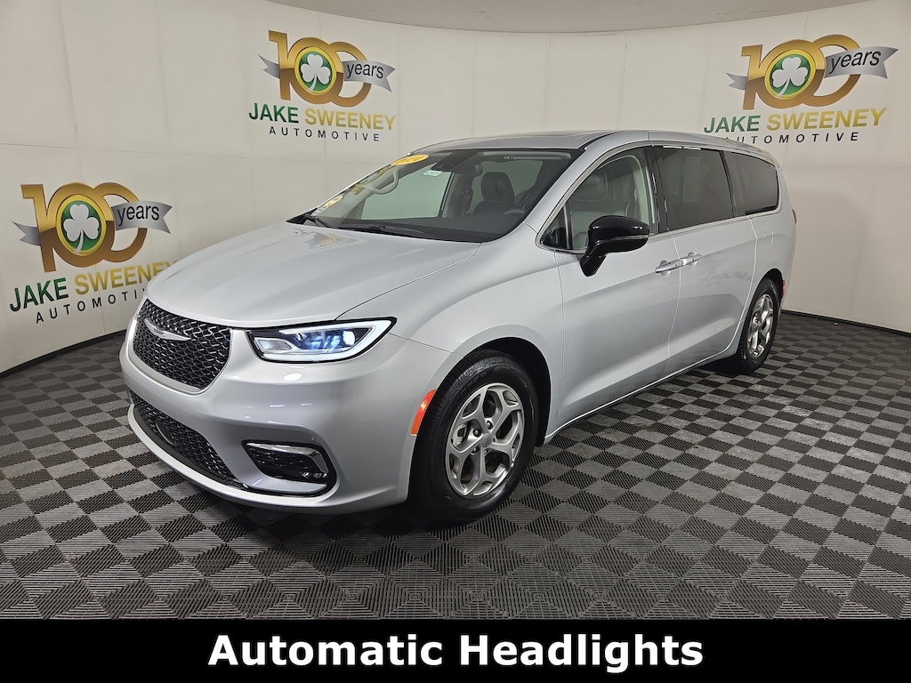 Used 2024 Chrysler Pacifica Limited Van Passenger Van