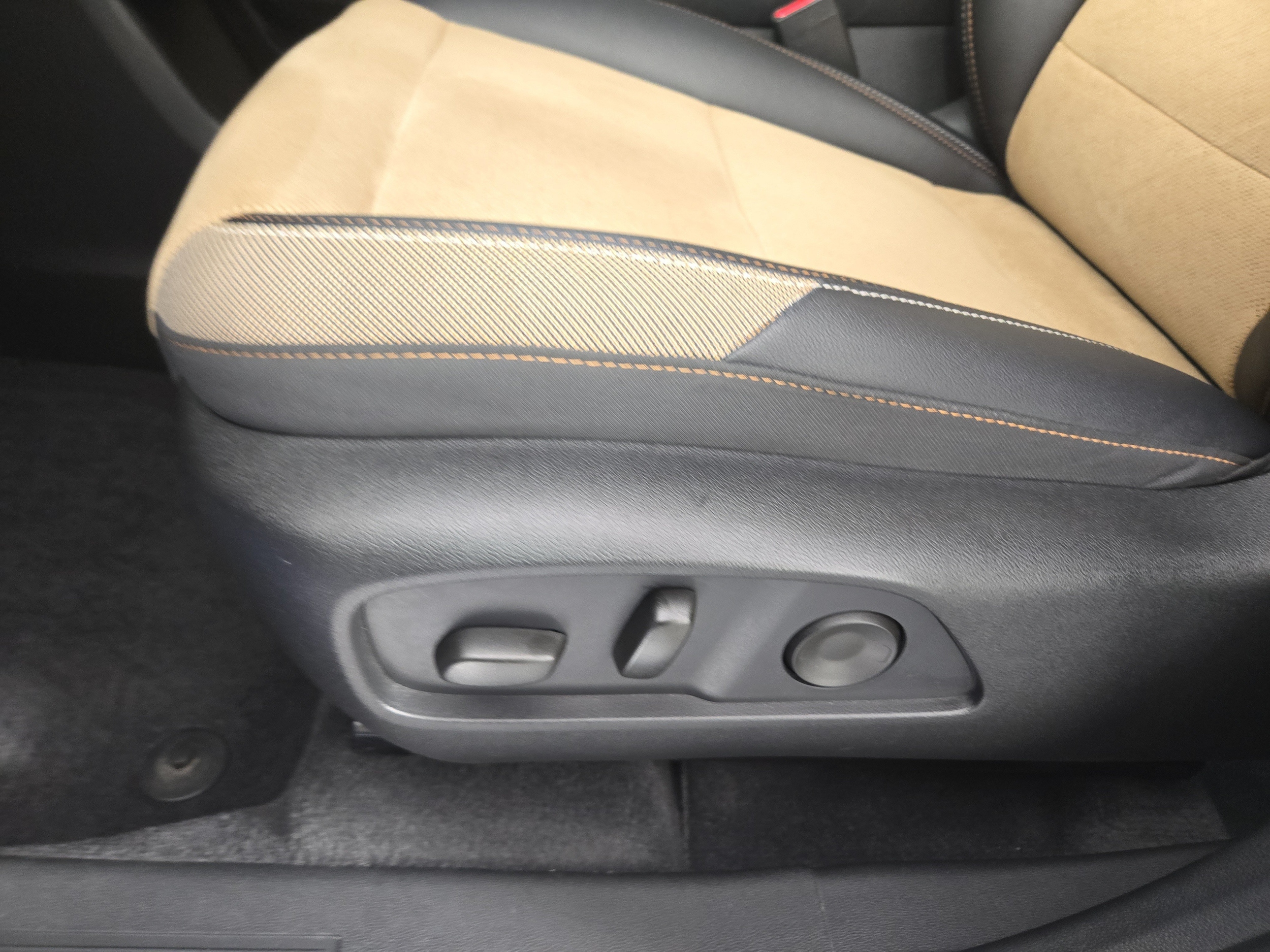 2025 Chevrolet Equinox ACTIV - Photo 31