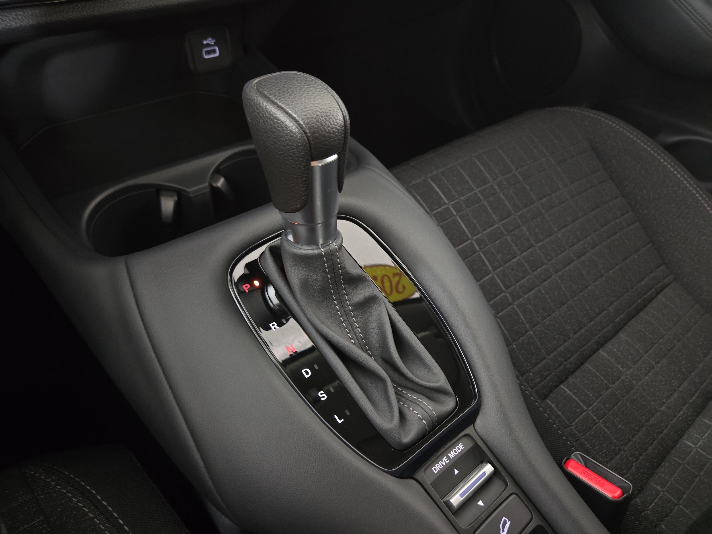 2025 Honda HR-V LX - Photo 22