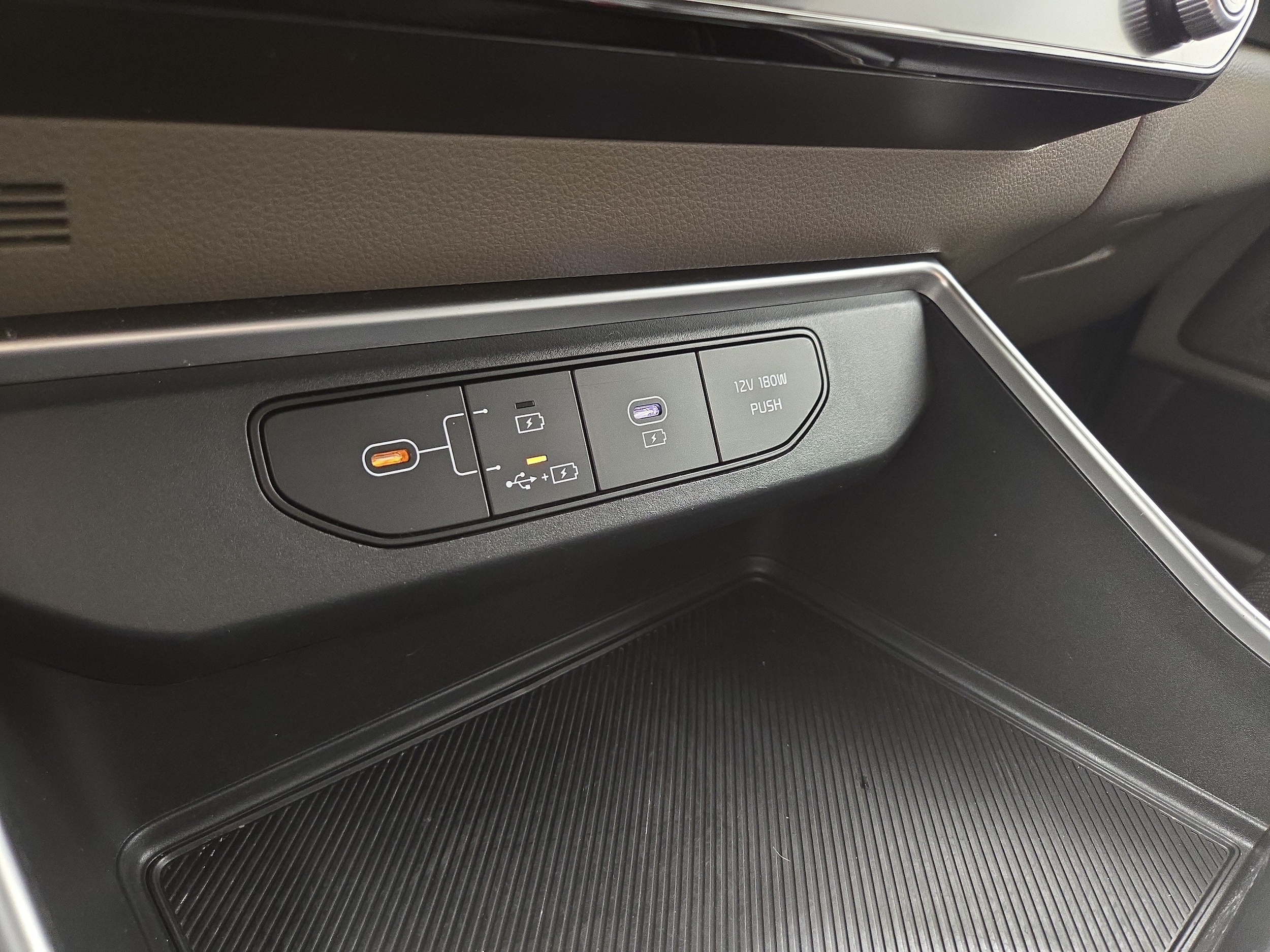 2025 Kia Carnival LXS - Photo 26