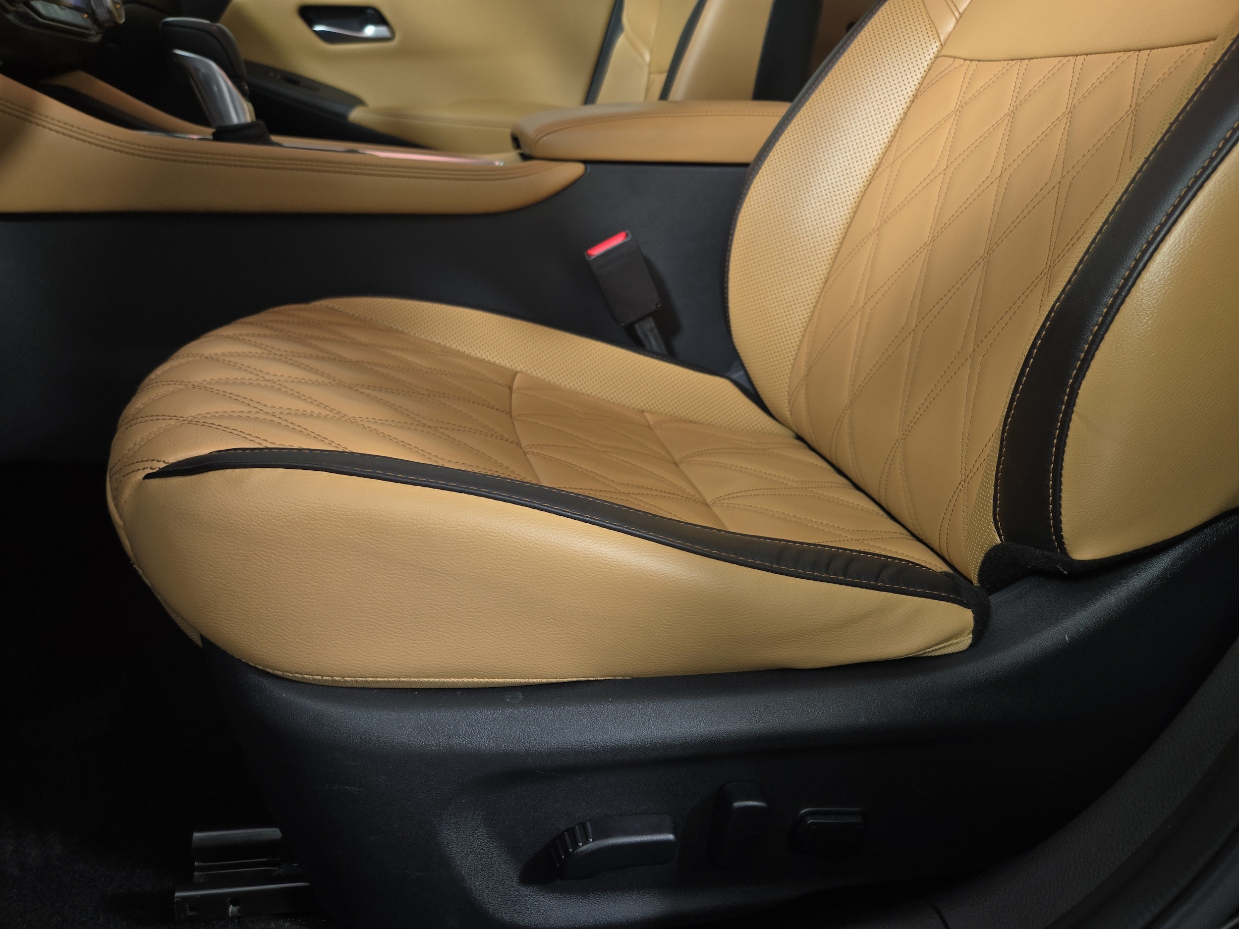 2025 Nissan Sentra SV - Photo 29