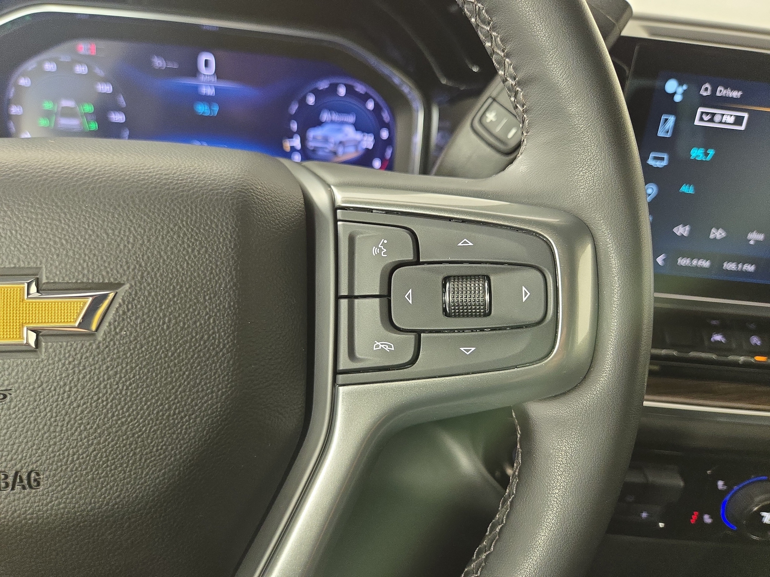 2024 Chevrolet Silverado 1500 LT - Photo 16