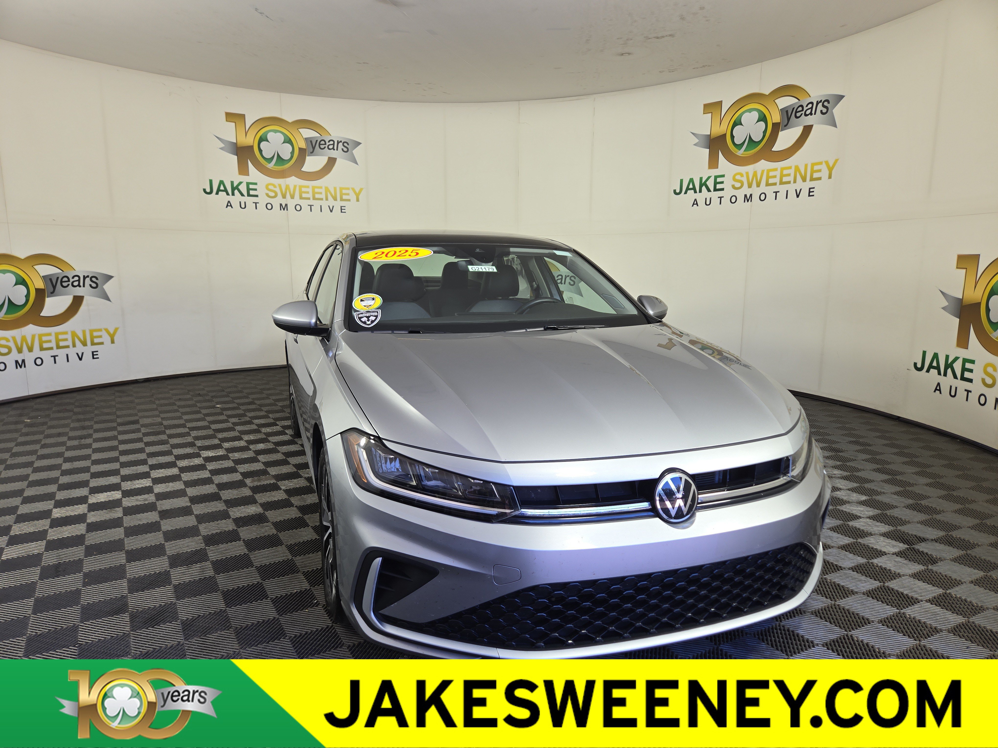 Used 2025 Volkswagen Jetta SE Sedan