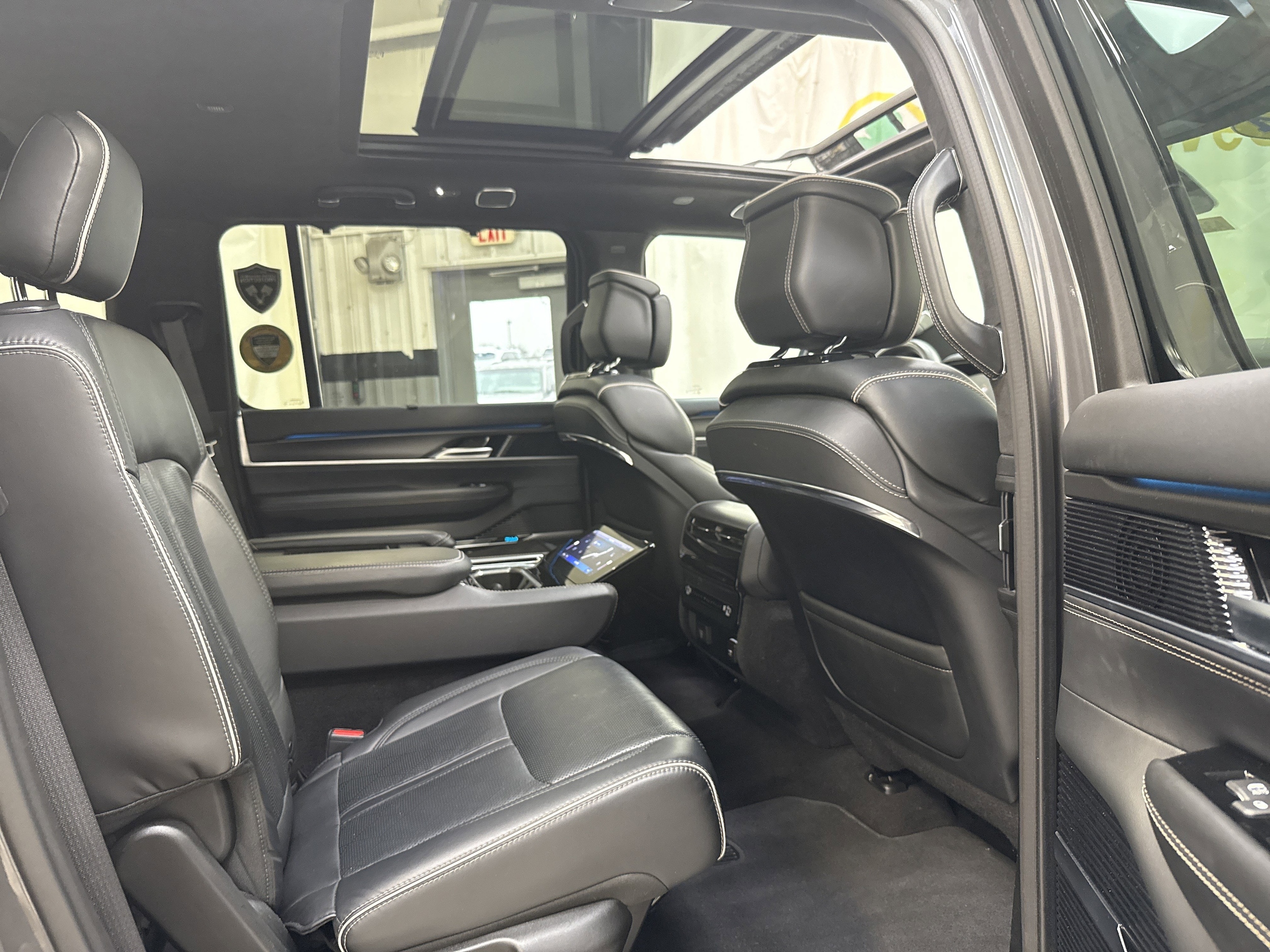 2024 Jeep Grand Wagoneer Series II - Photo 35