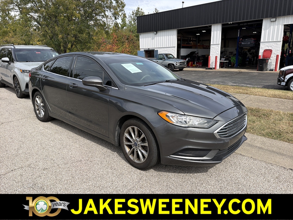 Used 2017 Ford Fusion SE Sedan