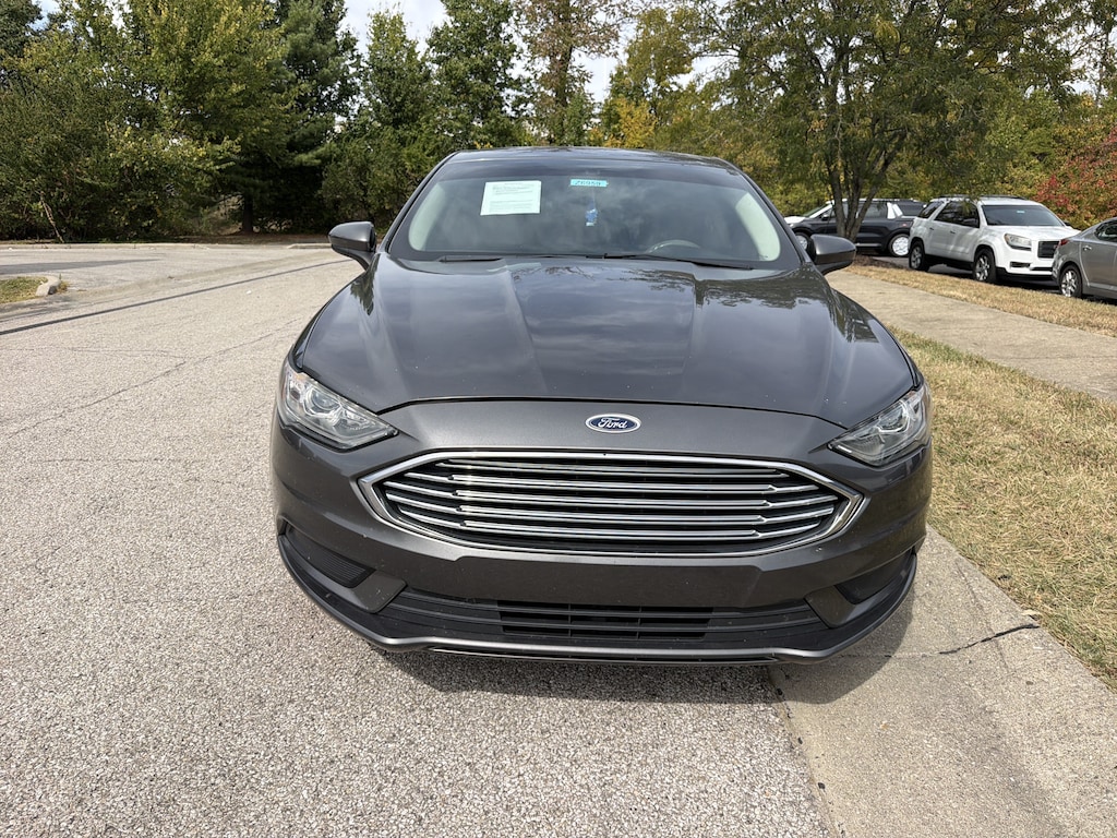 Used 2017 Ford Fusion SE Sedan