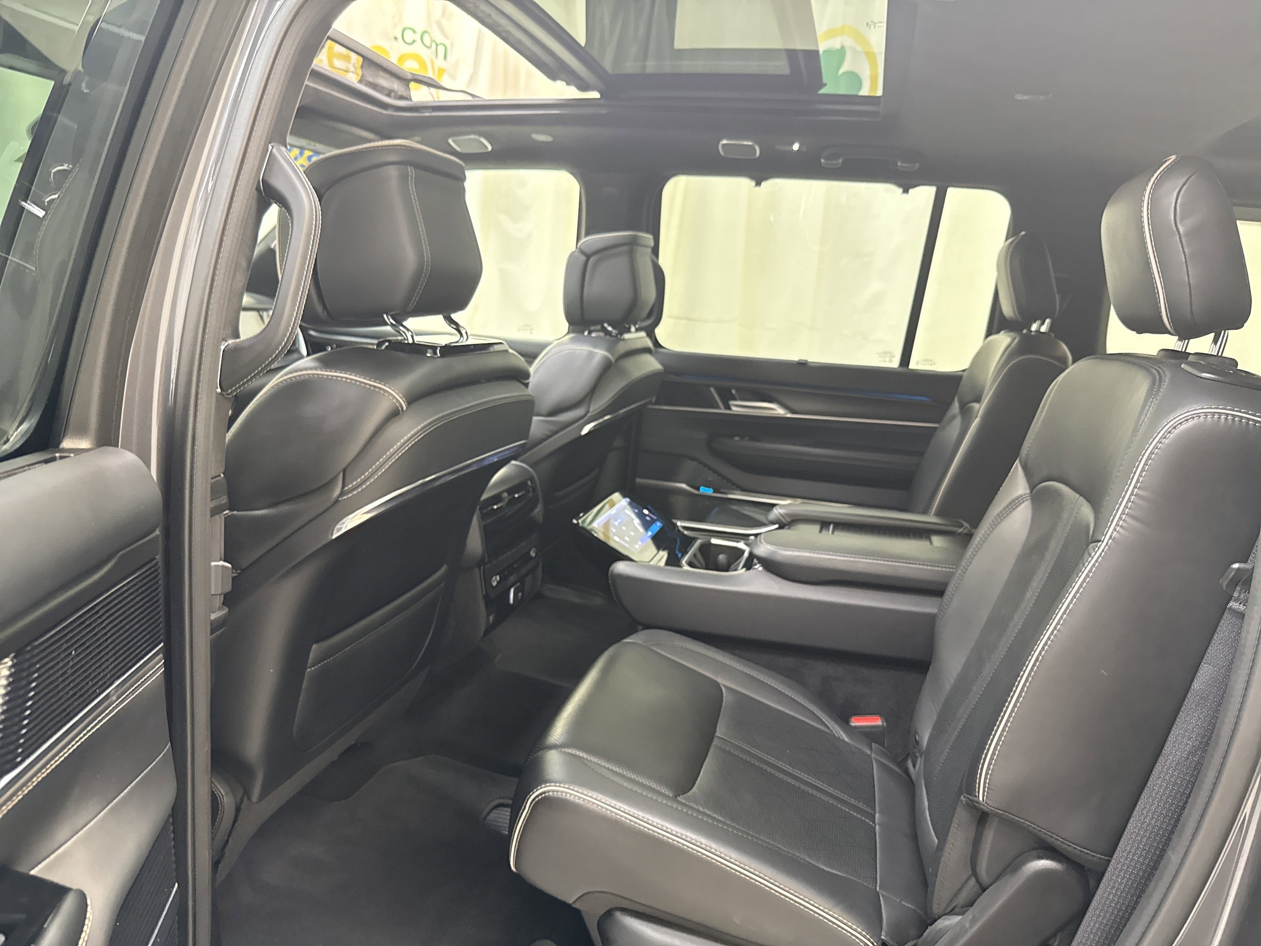 2024 Jeep Grand Wagoneer Series II - Photo 14