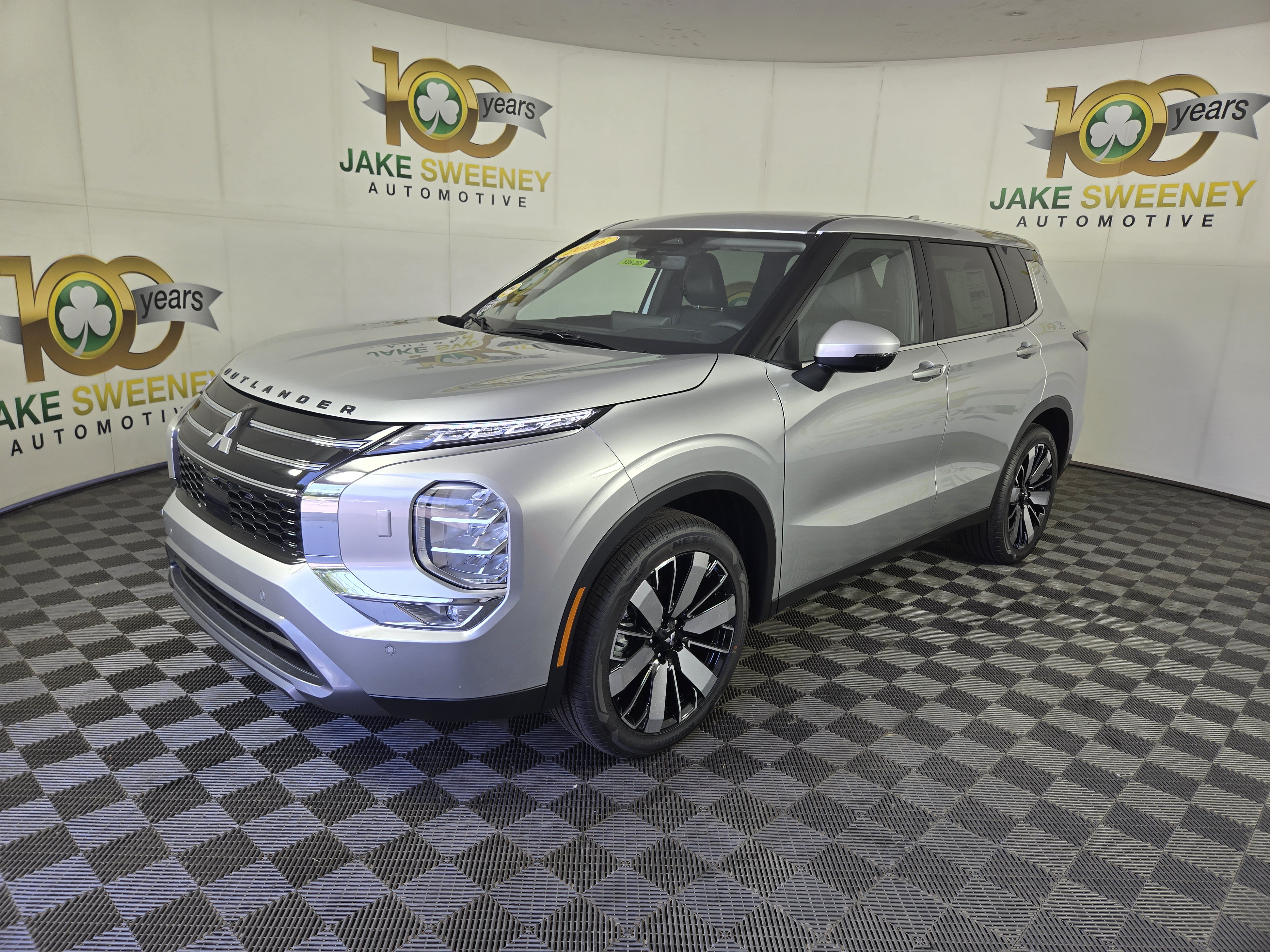 New 2026 Mitsubishi Outlander SE SUV
