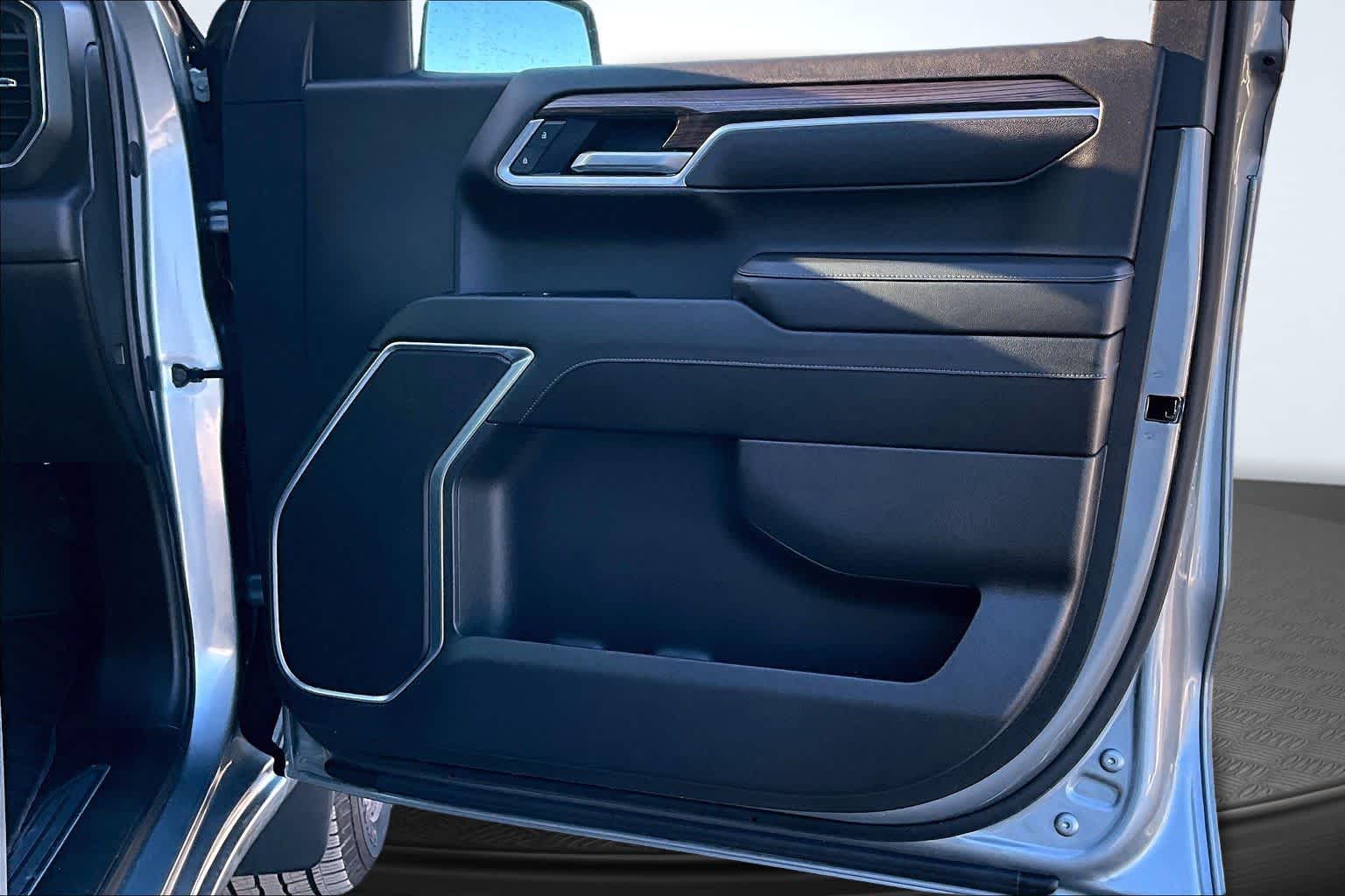 2025 Chevrolet Silverado 1500 LT - Photo 15