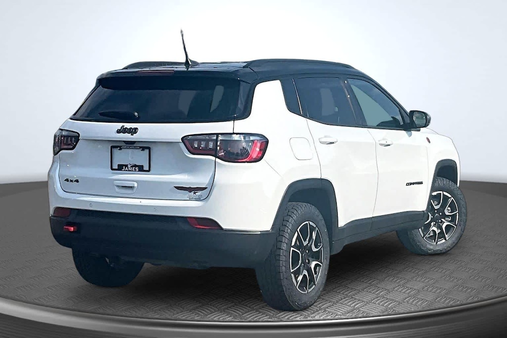 Used 2025 Jeep Compass Trailhawk 4x4 SUV