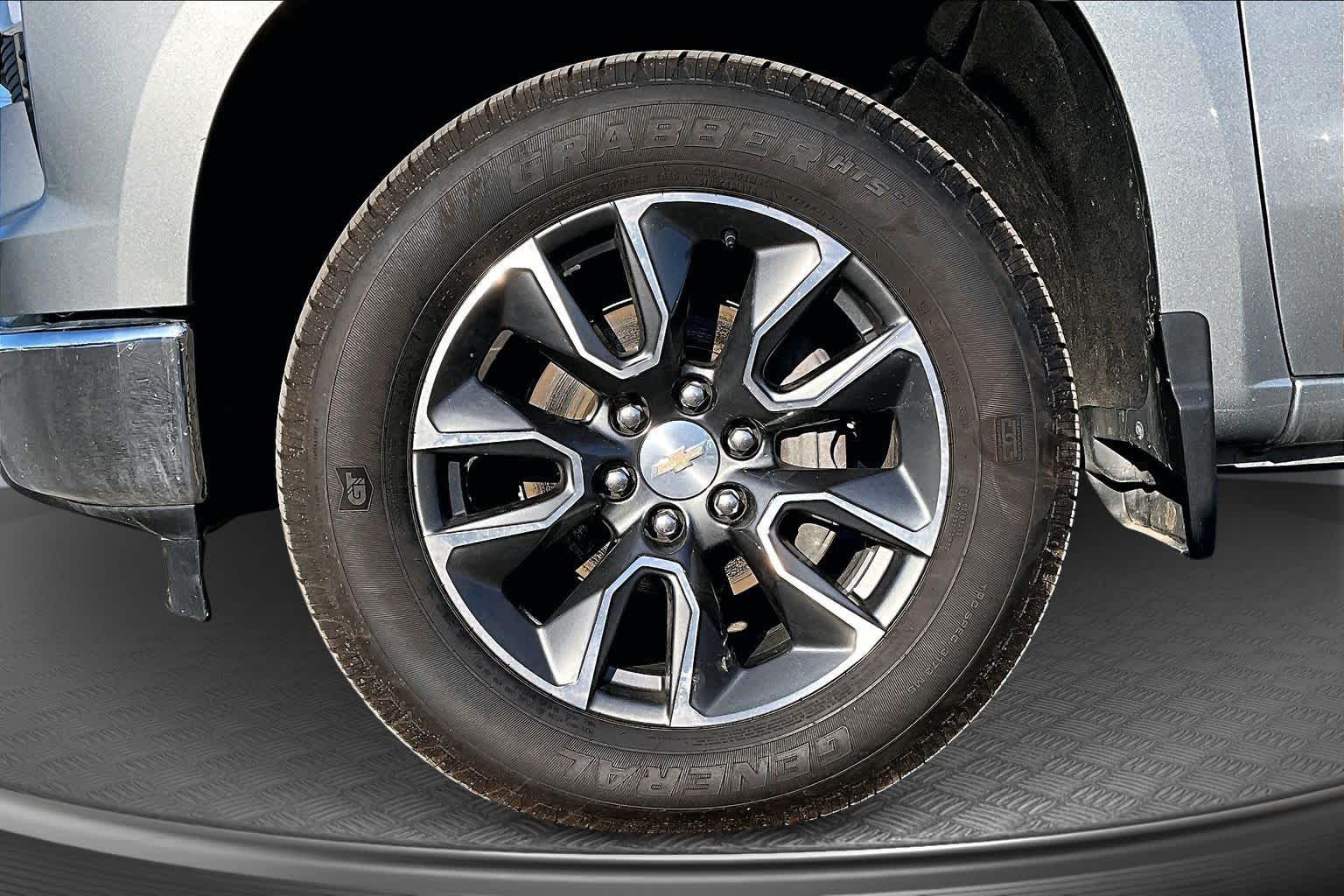 2025 Chevrolet Silverado 1500 LT - Photo 6