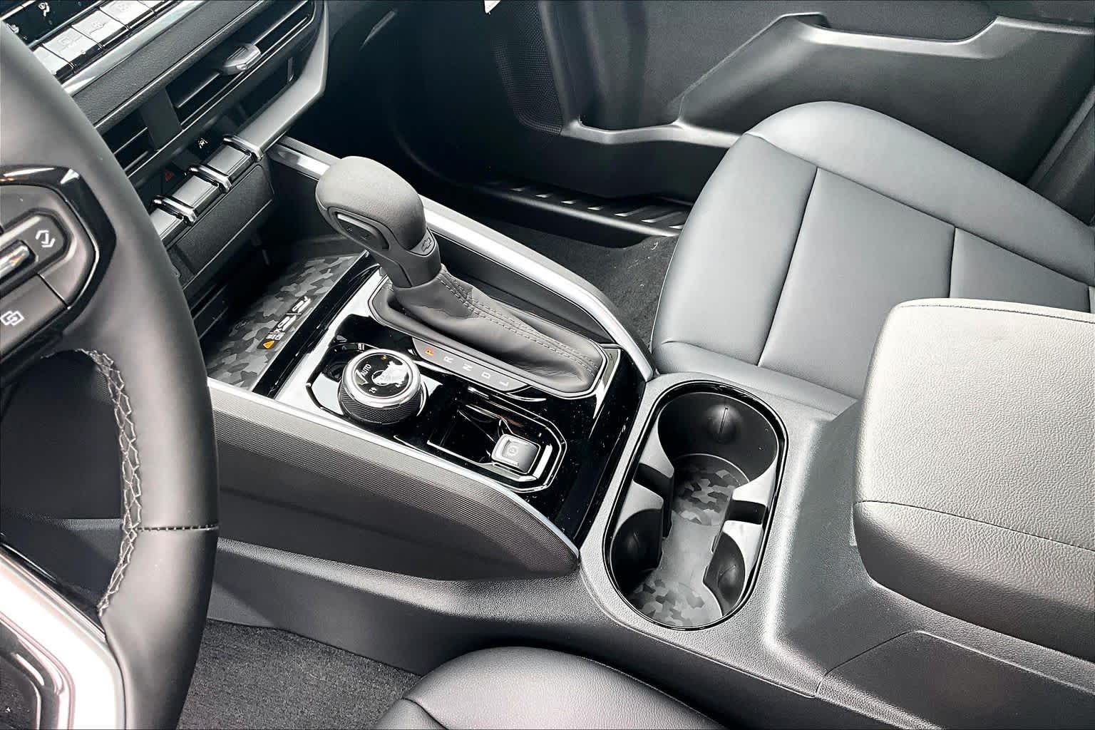 2026 Chevrolet Colorado Trail Boss - Photo 8