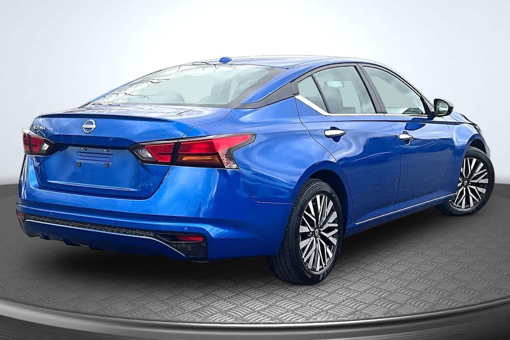 Used 2025 Nissan Altima SV FWD Sedan