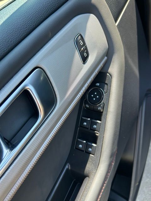 2025 Ford Explorer Active - Photo 16