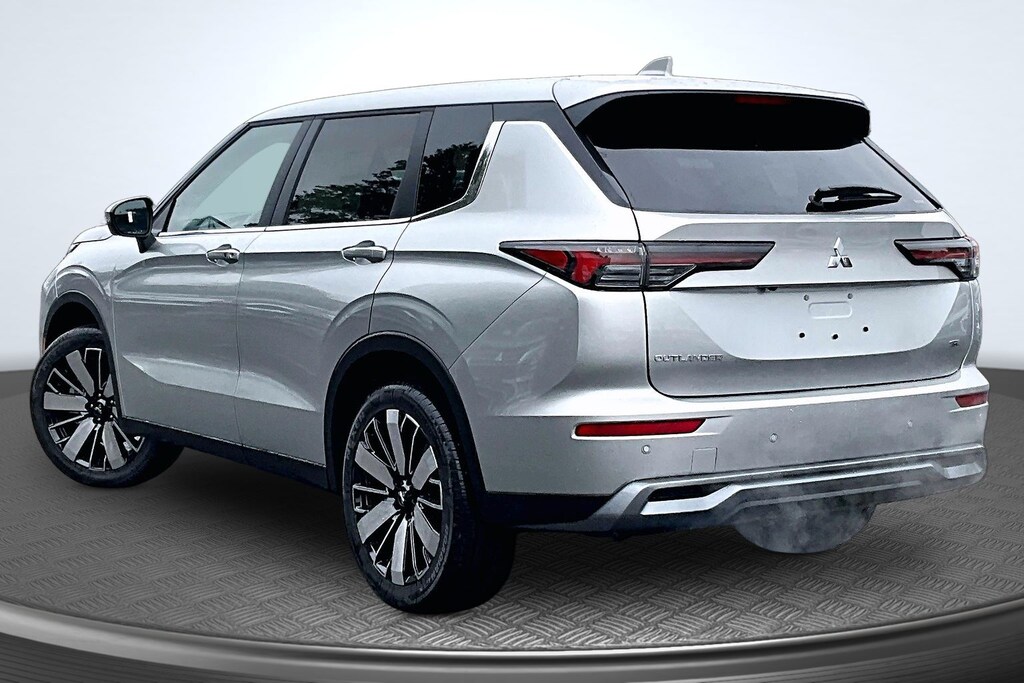 New 2026 Mitsubishi Outlander SE SUV
