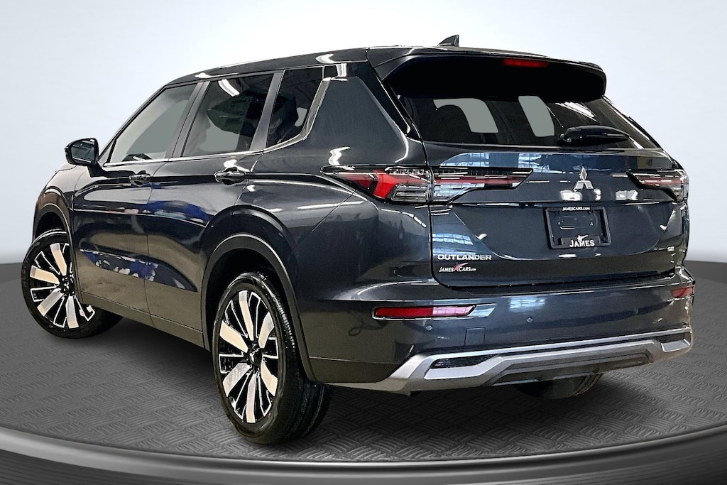 New 2026 Mitsubishi Outlander SE SUV