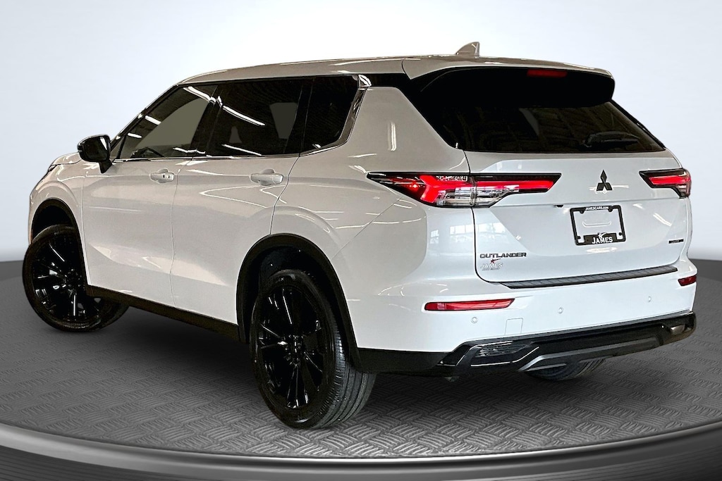 New 2026 Mitsubishi Outlander LE SUV