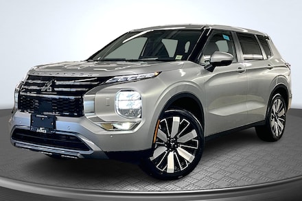 2026 Mitsubishi Outlander SE SUV
