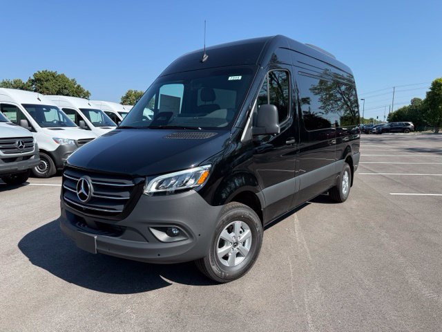 New 2026 Mercedes-Benz Sprinter 2500 Passenger 144 WB Minivan/Van